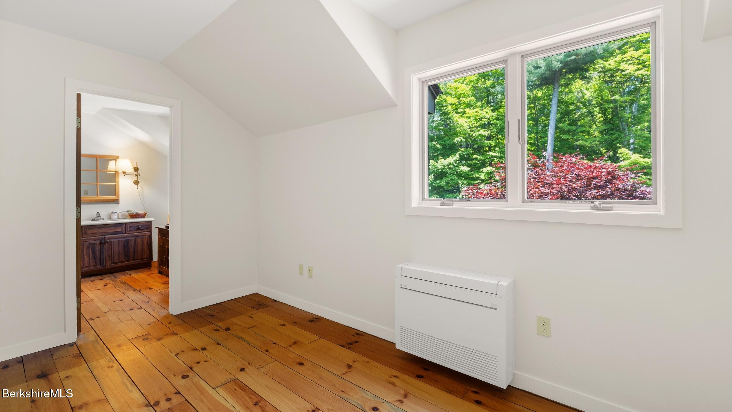 173 Hillsdale Rd