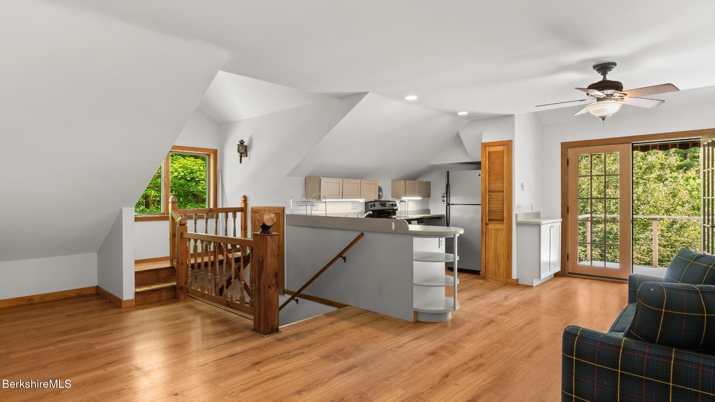 173 Hillsdale Rd