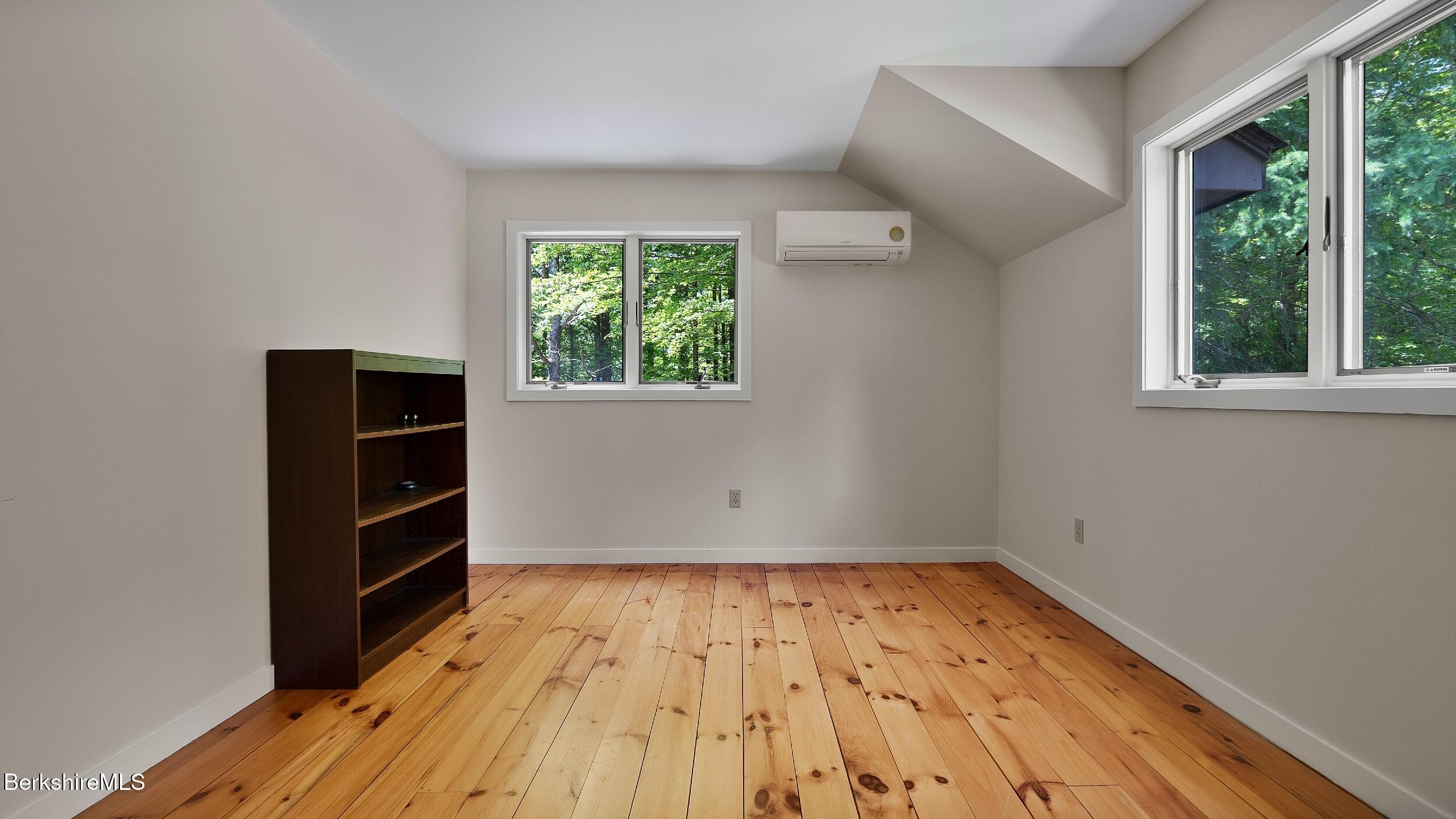 173 Hillsdale Rd