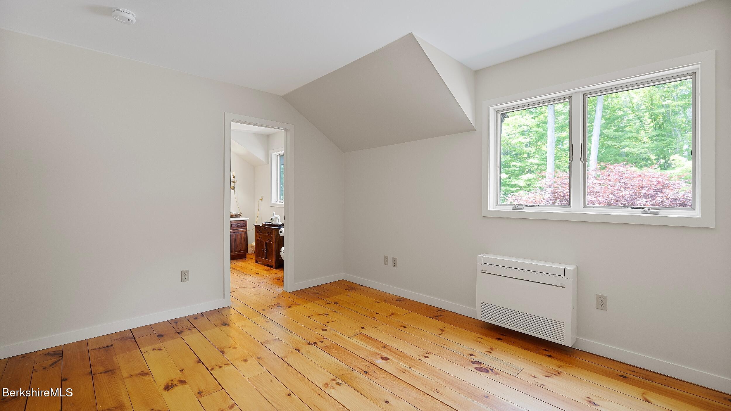 173 Hillsdale Rd