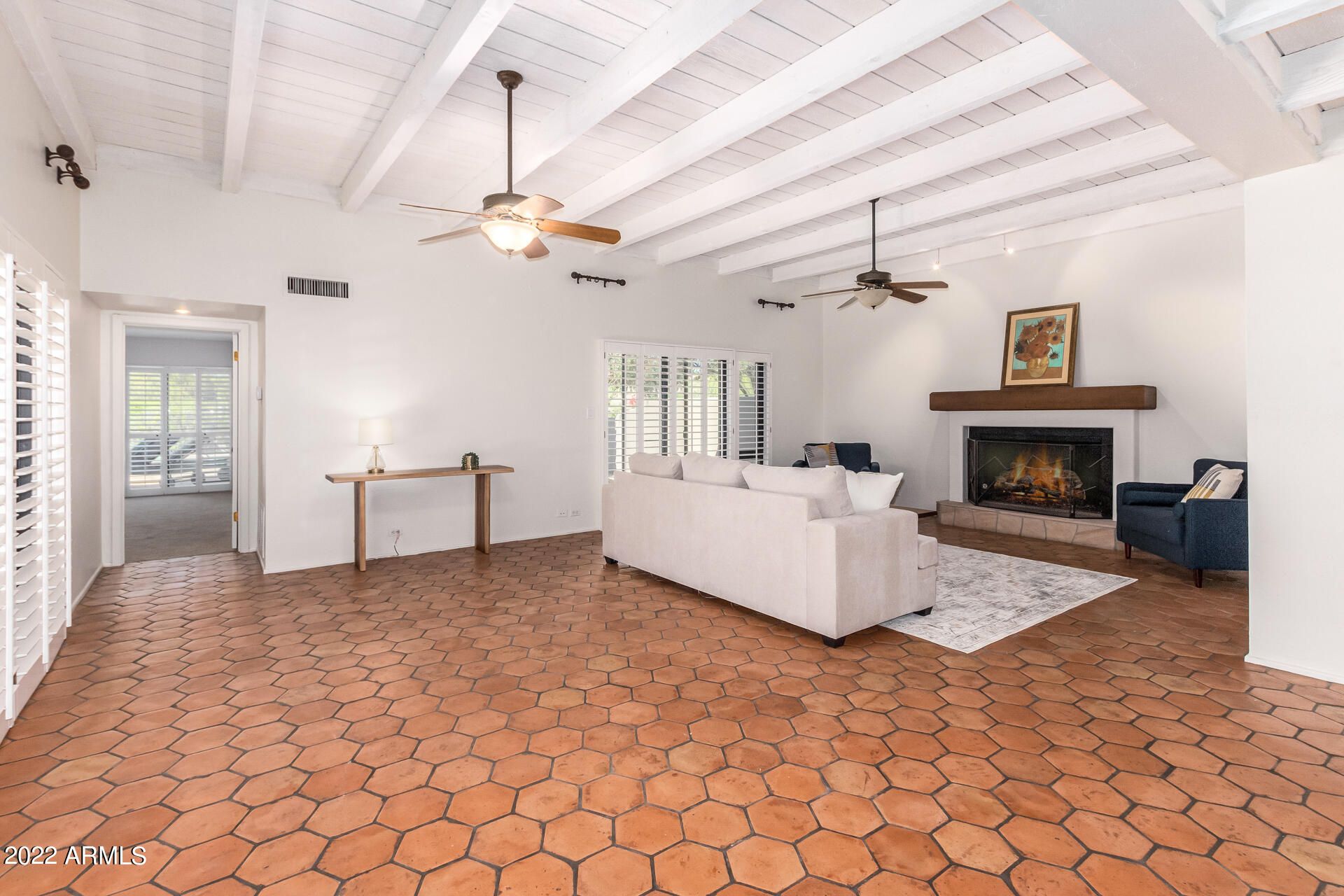 1710 E STAGHORN Lane