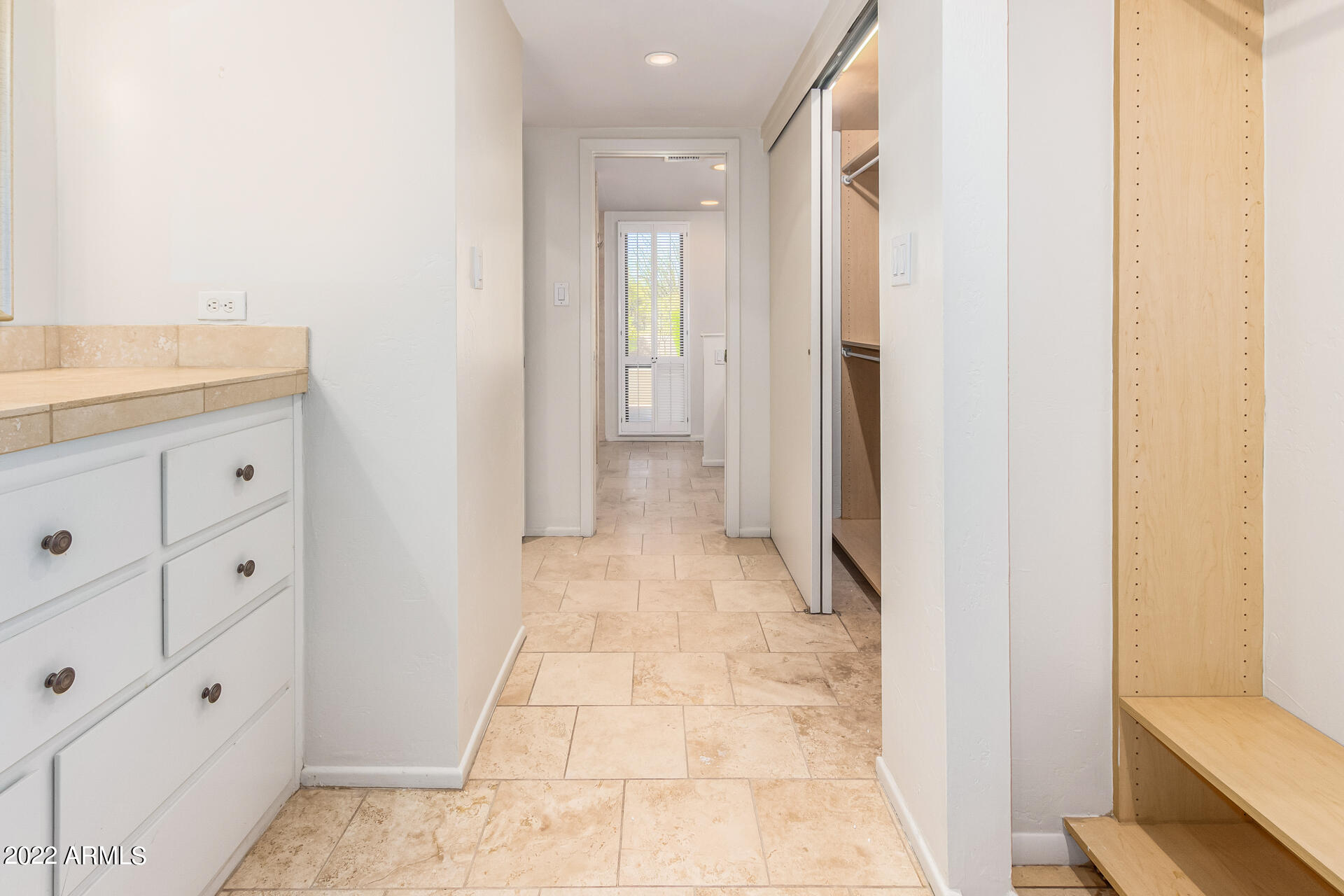 1710 E STAGHORN Lane