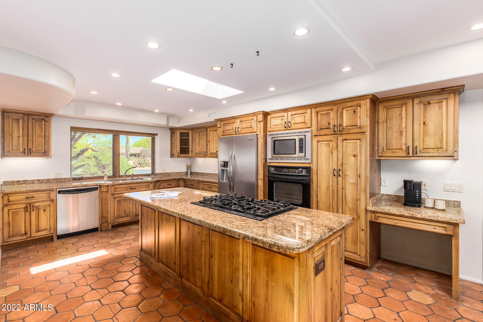 1710 E STAGHORN Lane