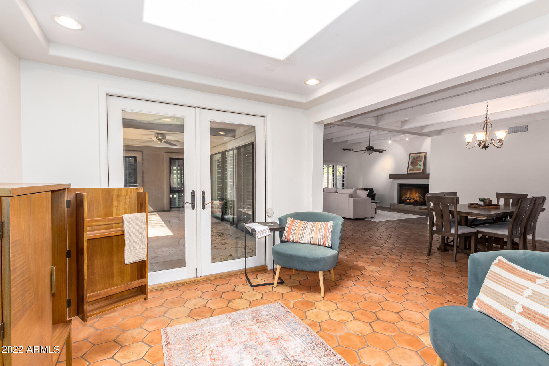 1710 E STAGHORN Lane