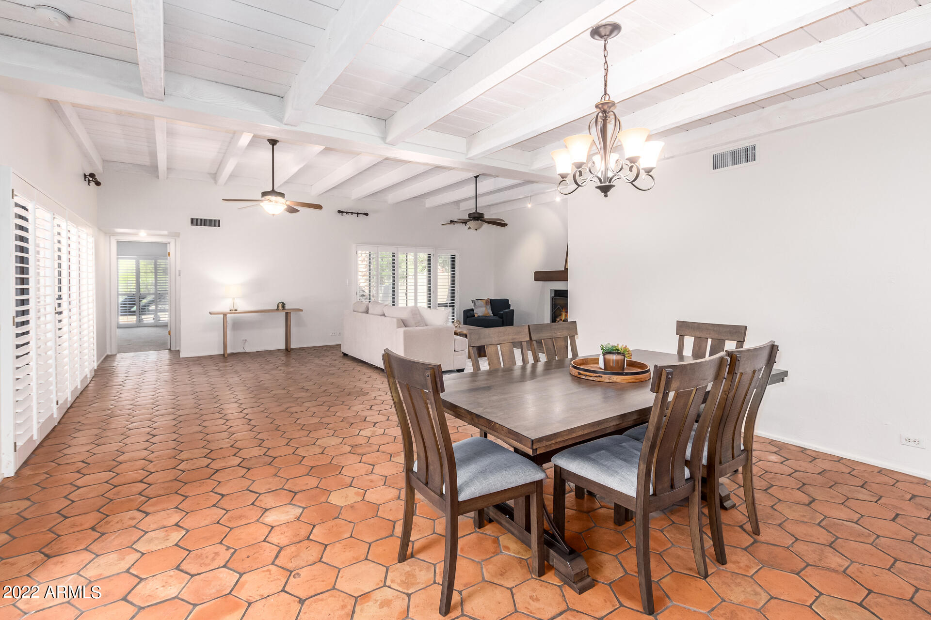 1710 E STAGHORN Lane