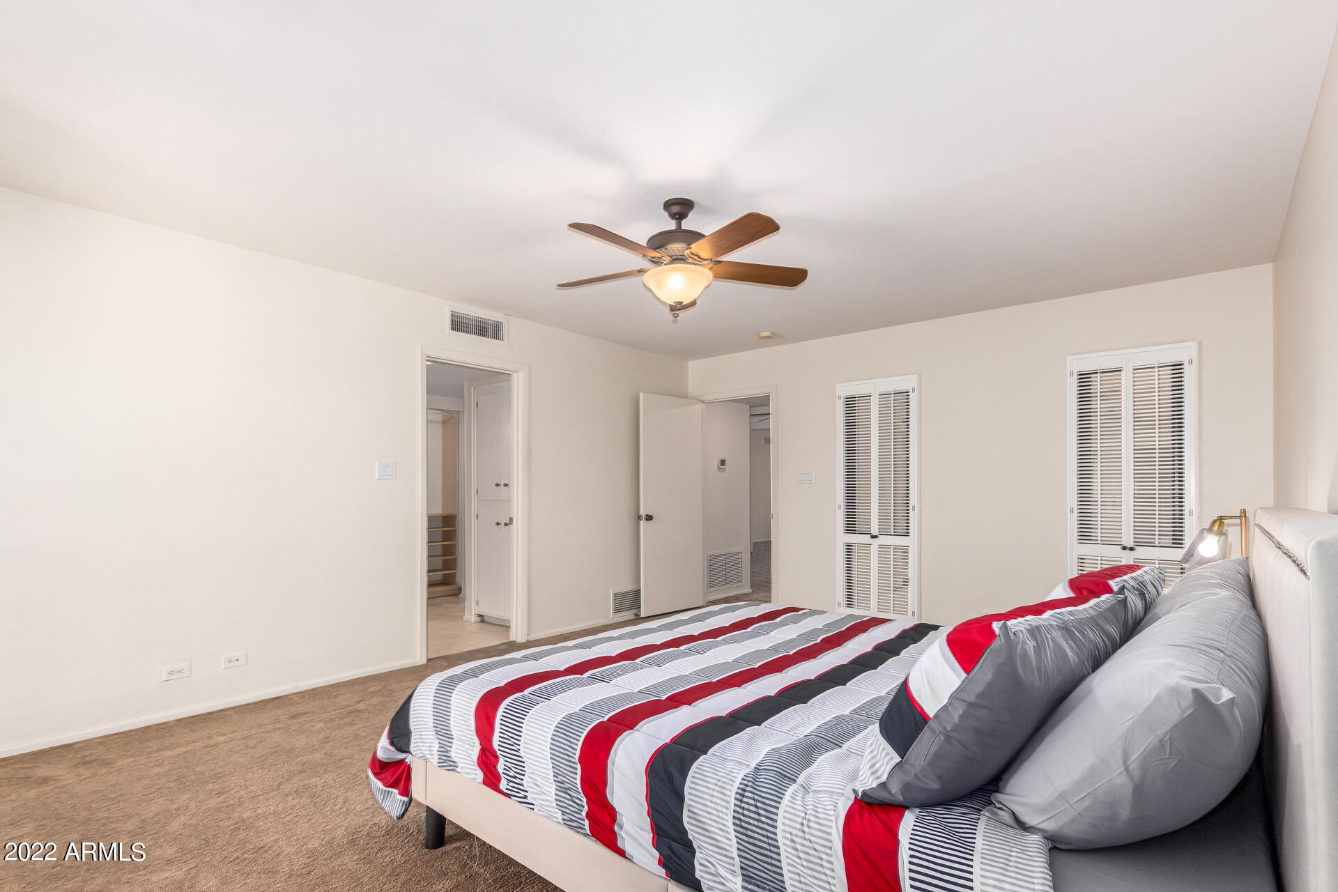 1710 E STAGHORN Lane