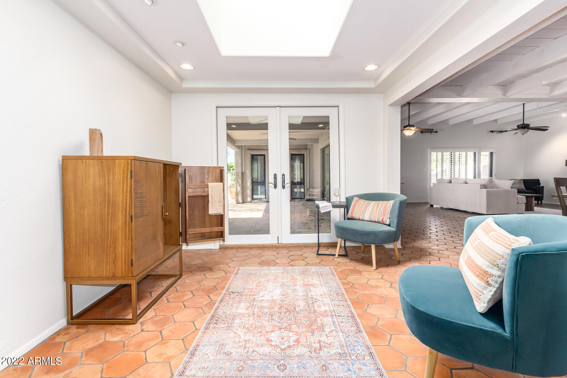 1710 E STAGHORN Lane