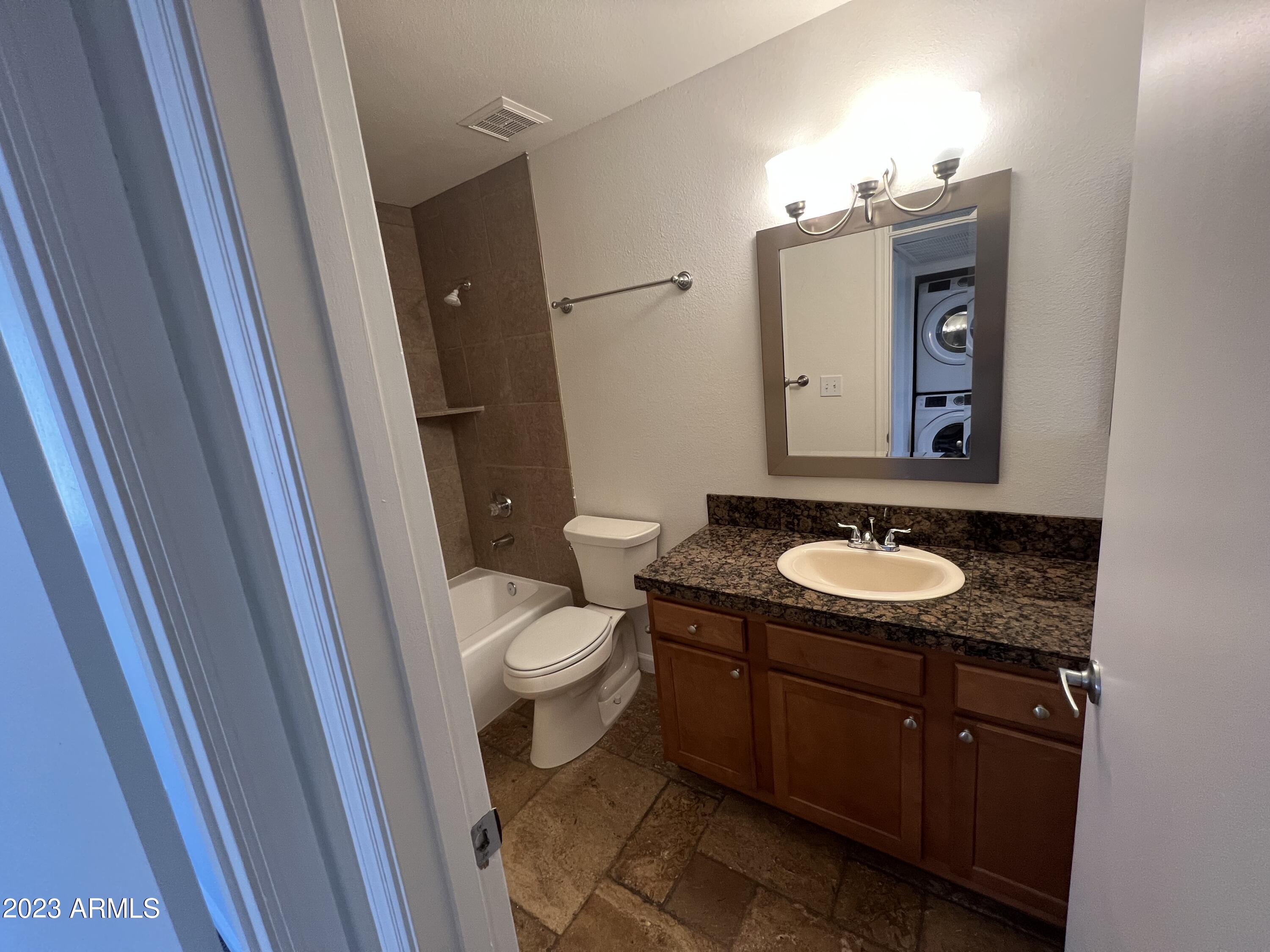 10115 E MOUNTAIN VIEW Road Unit: 2015