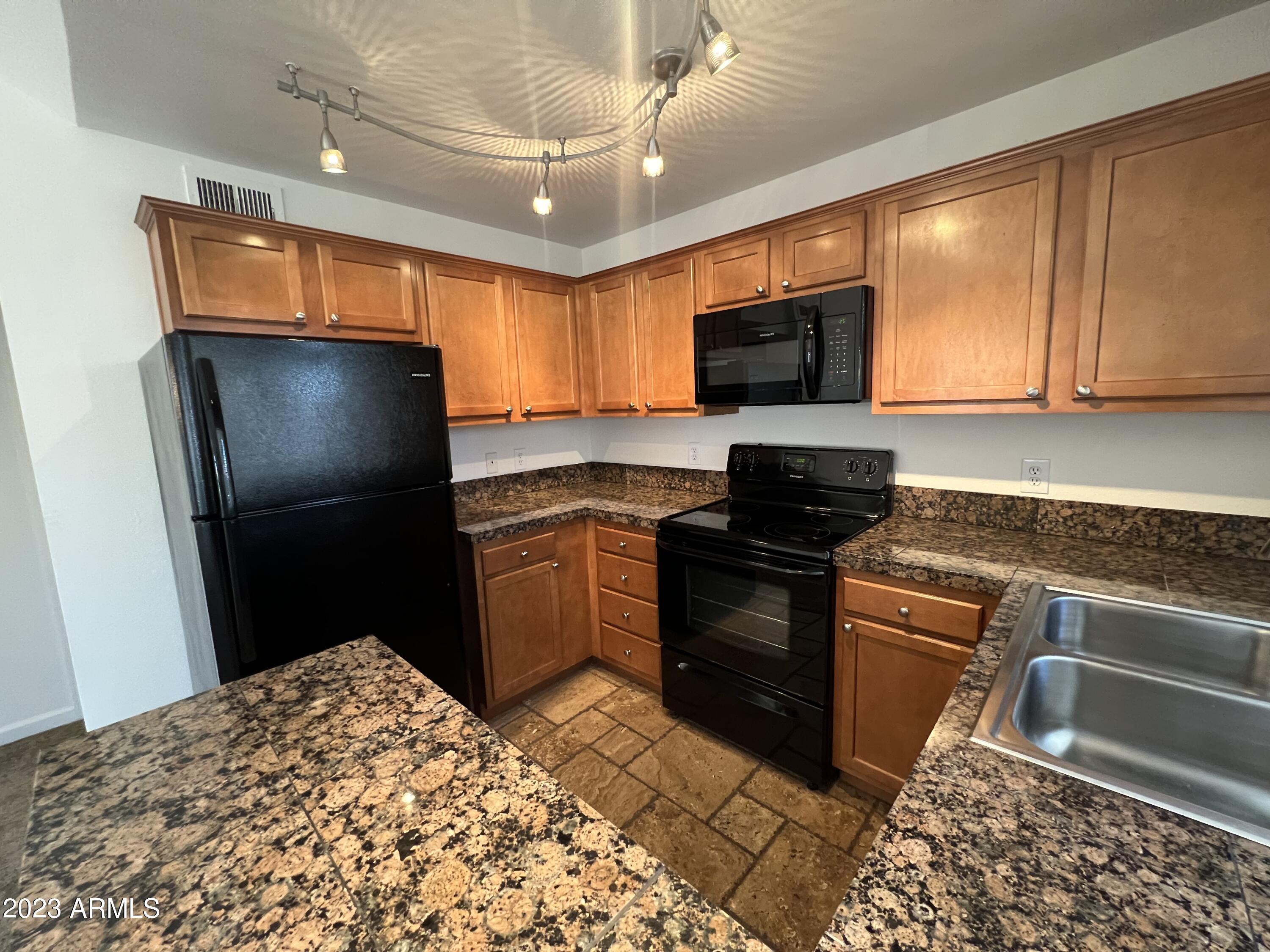 10115 E MOUNTAIN VIEW Road Unit: 2015