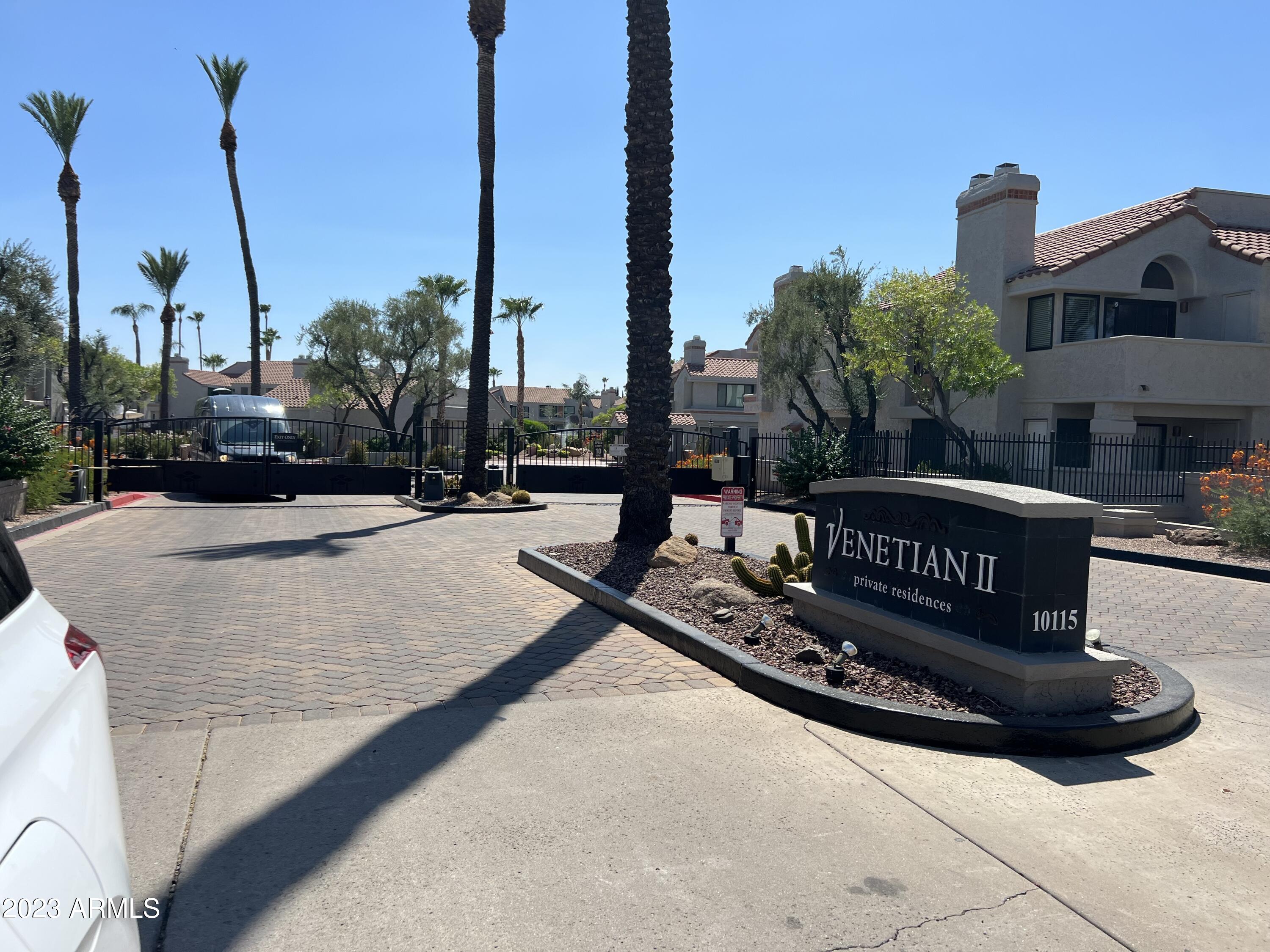 10115 E MOUNTAIN VIEW Road Unit: 2015