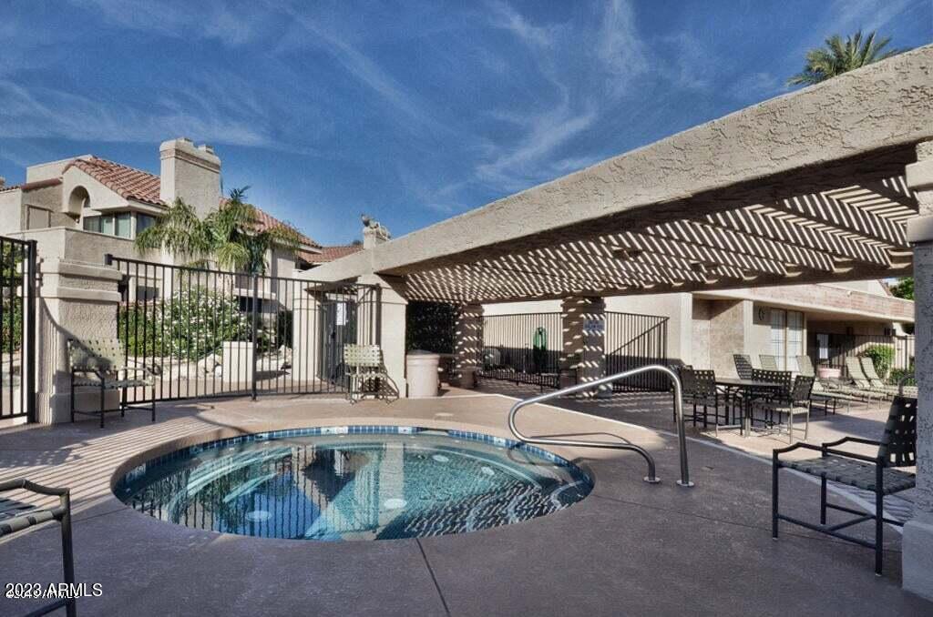 10115 E MOUNTAIN VIEW Road Unit: 2015