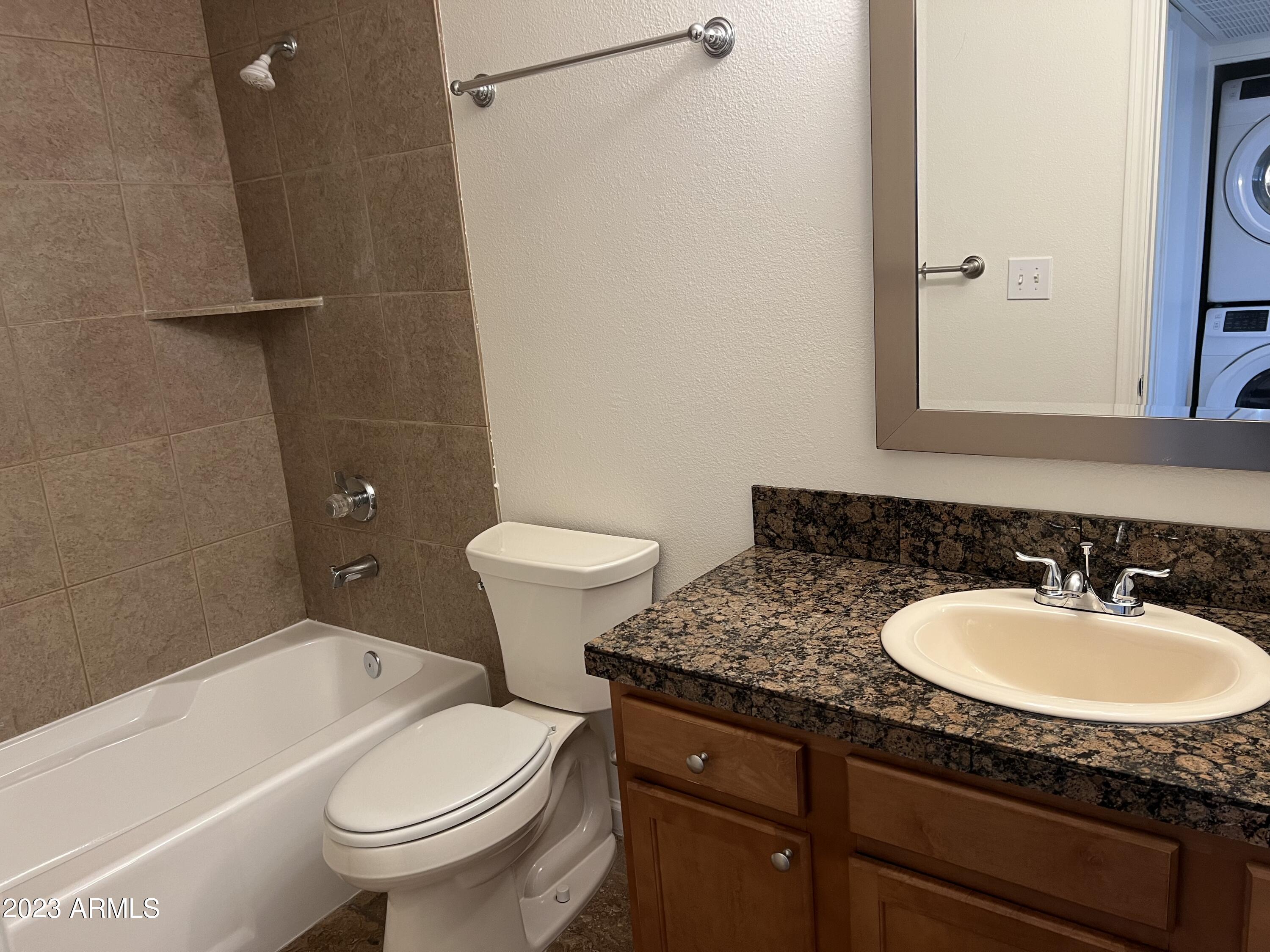 10115 E MOUNTAIN VIEW Road Unit: 2015