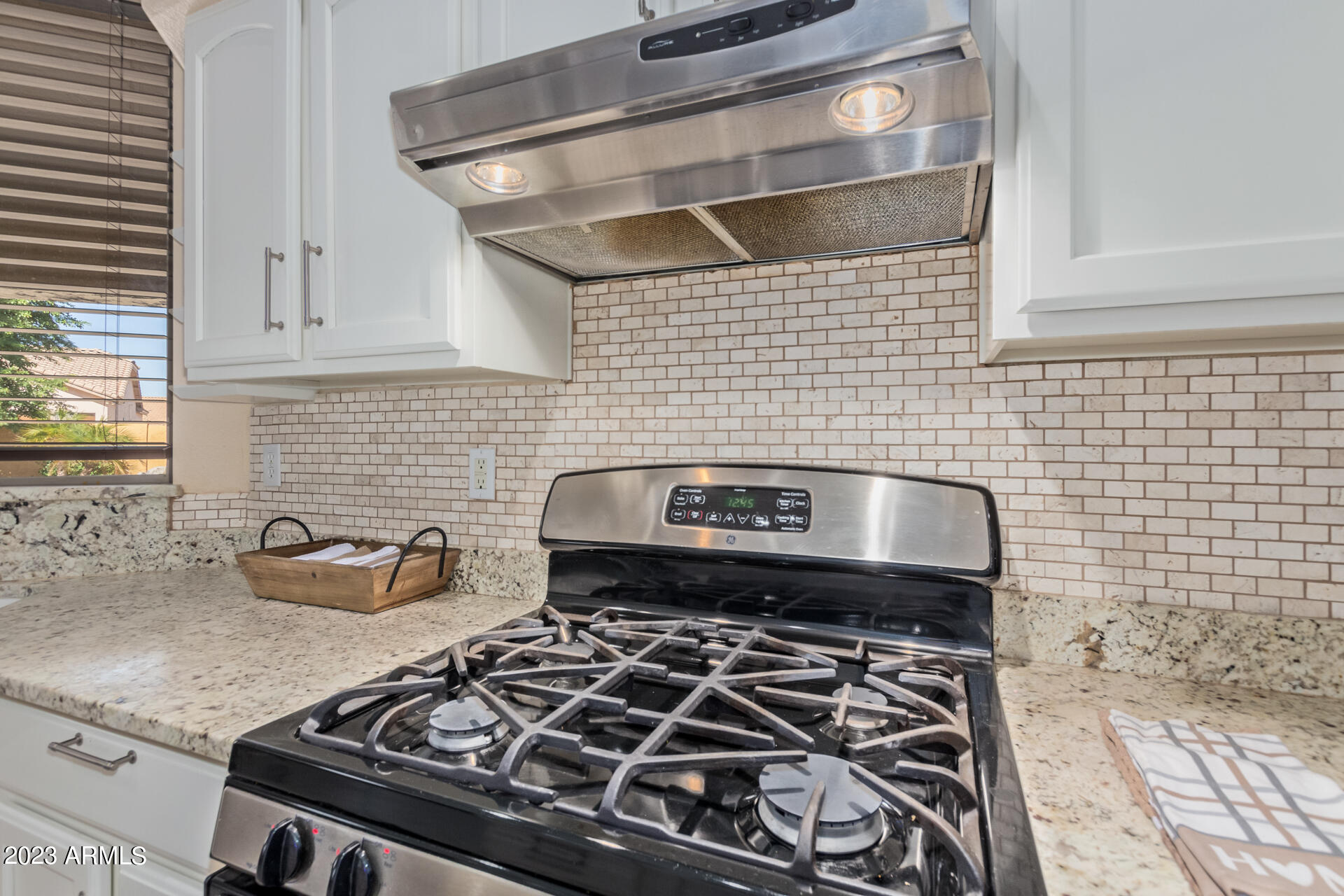 8348 W CLAREMONT Street