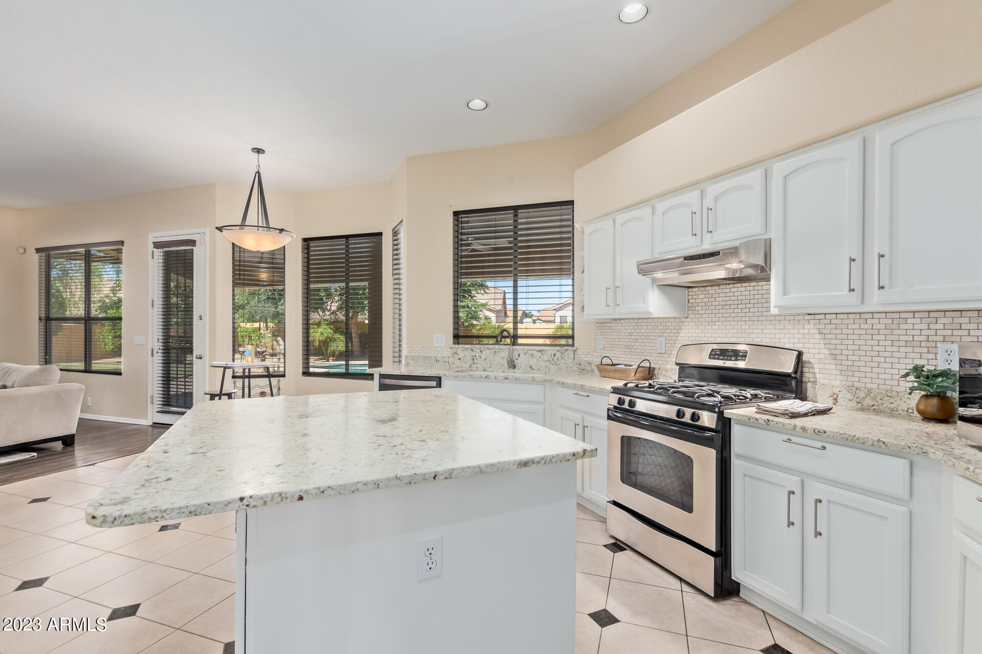 8348 W CLAREMONT Street