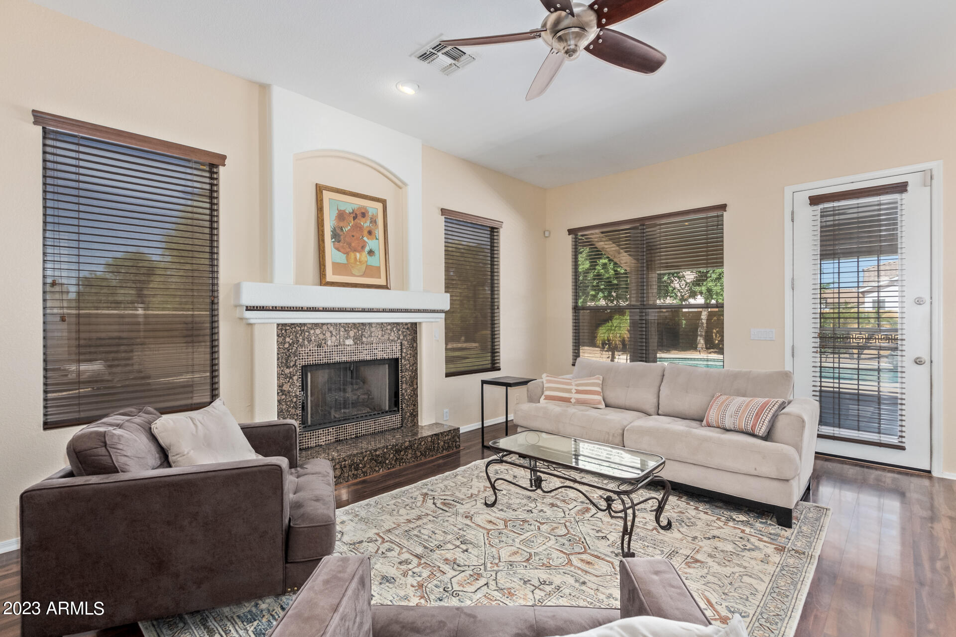 8348 W CLAREMONT Street