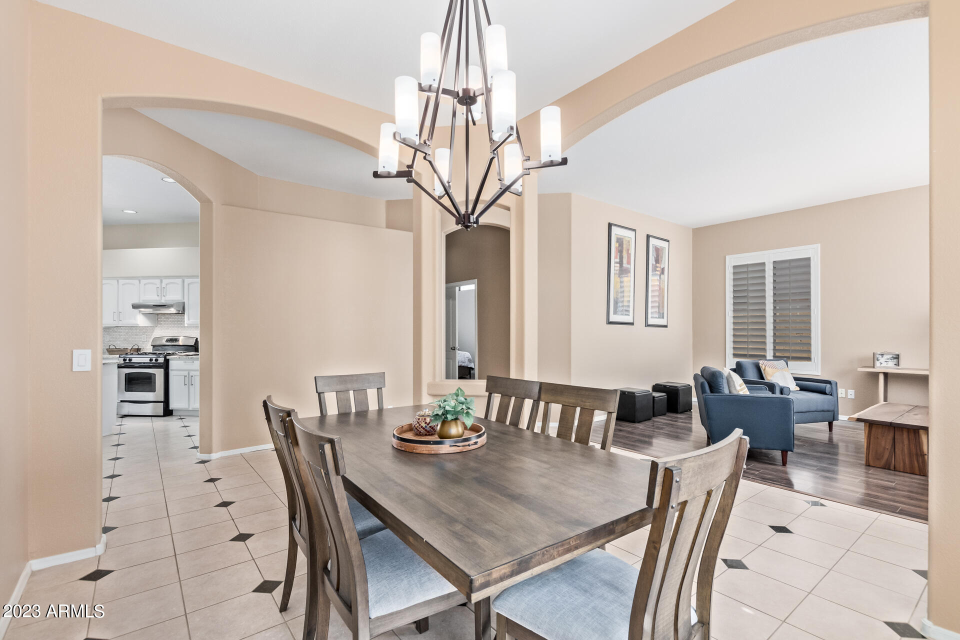 8348 W CLAREMONT Street