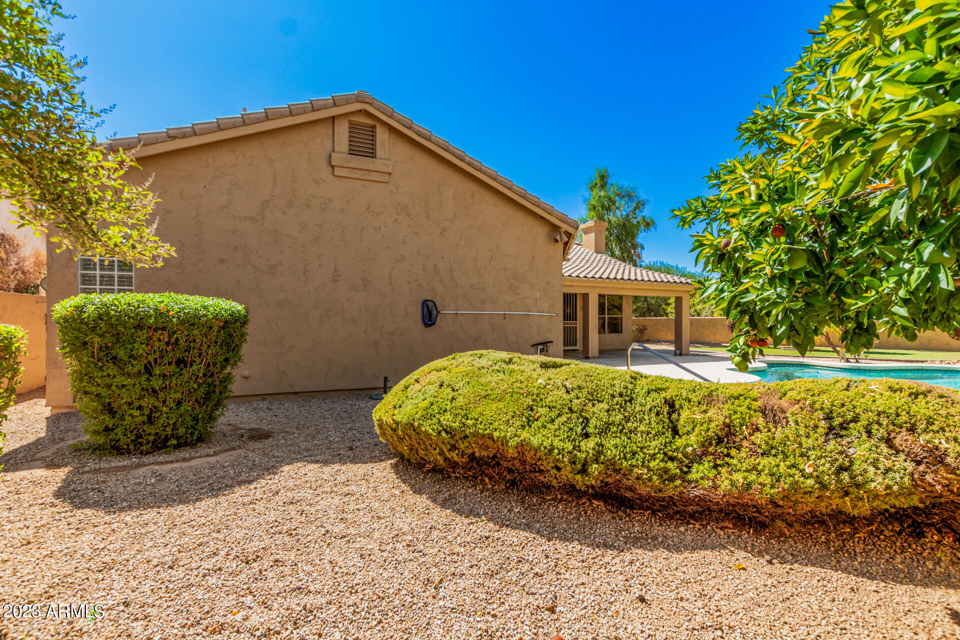 8348 W CLAREMONT Street