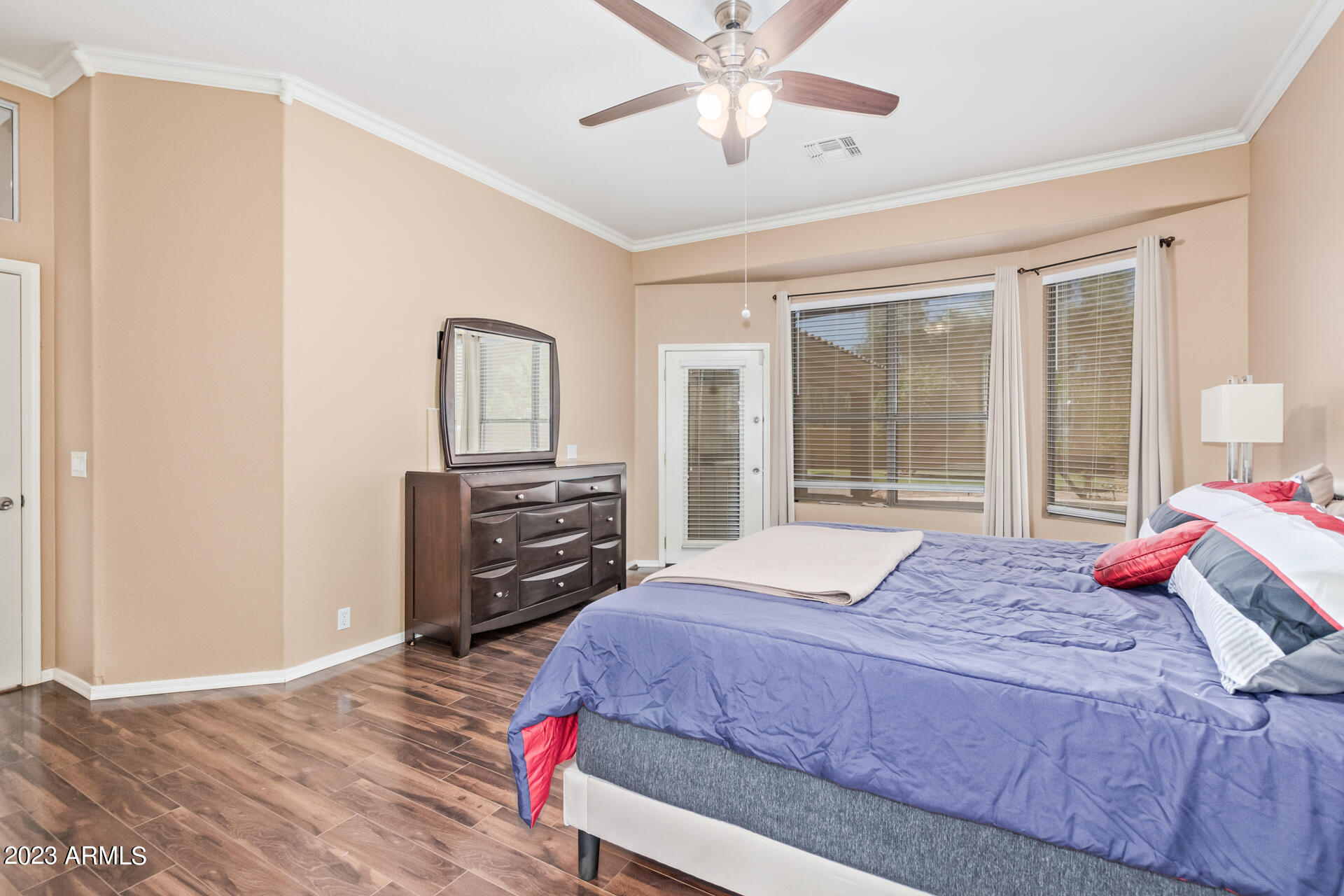 8348 W CLAREMONT Street