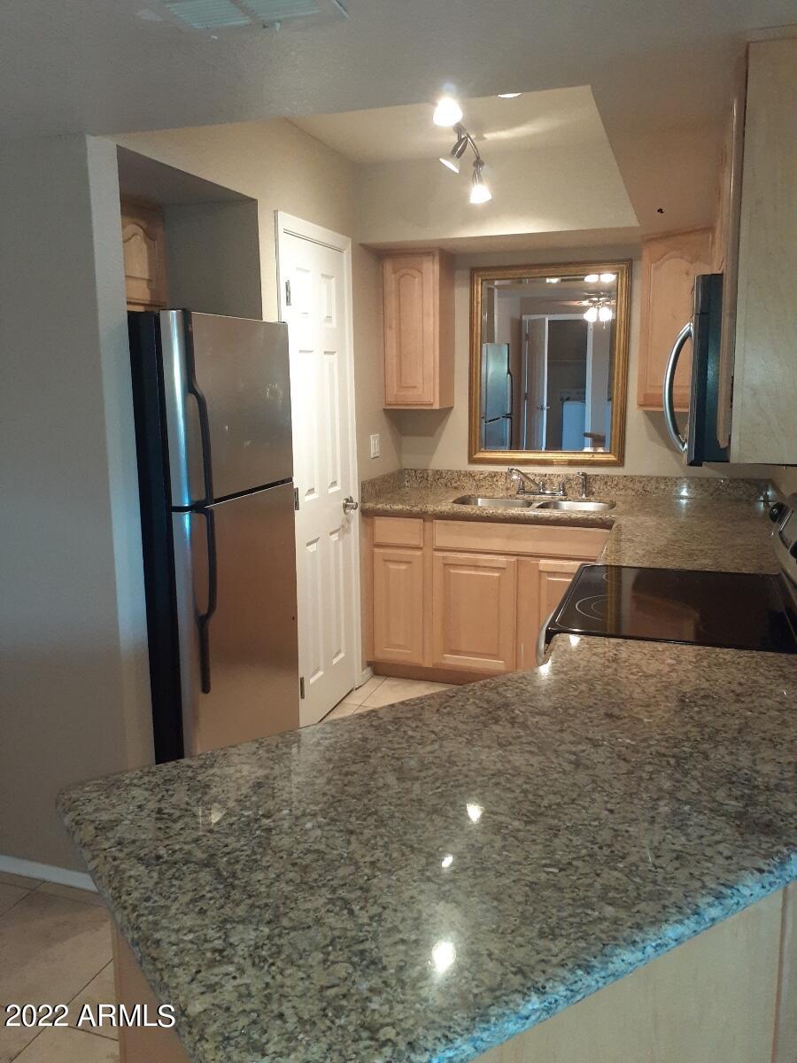 2228 N 52 Street Unit: 208