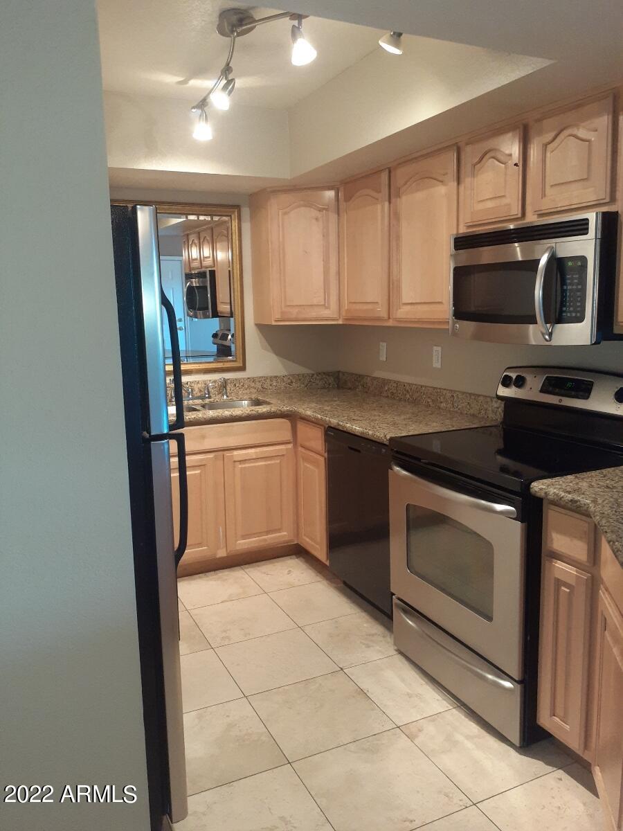 2228 N 52 Street Unit: 208