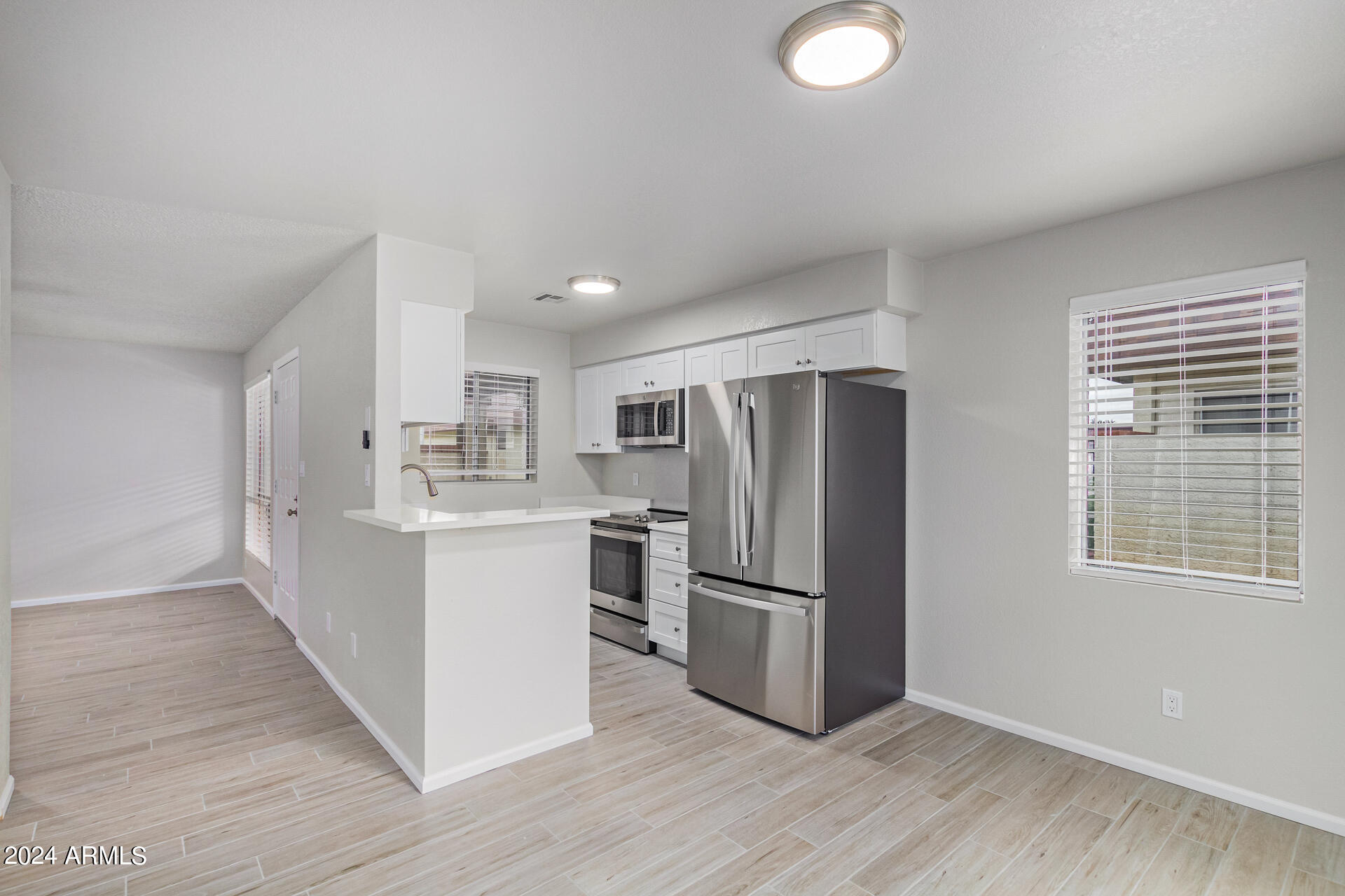 10620 W NORTHERN Avenue Unit: 16