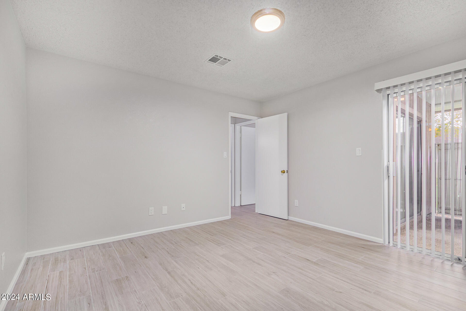10620 W NORTHERN Avenue Unit: 16
