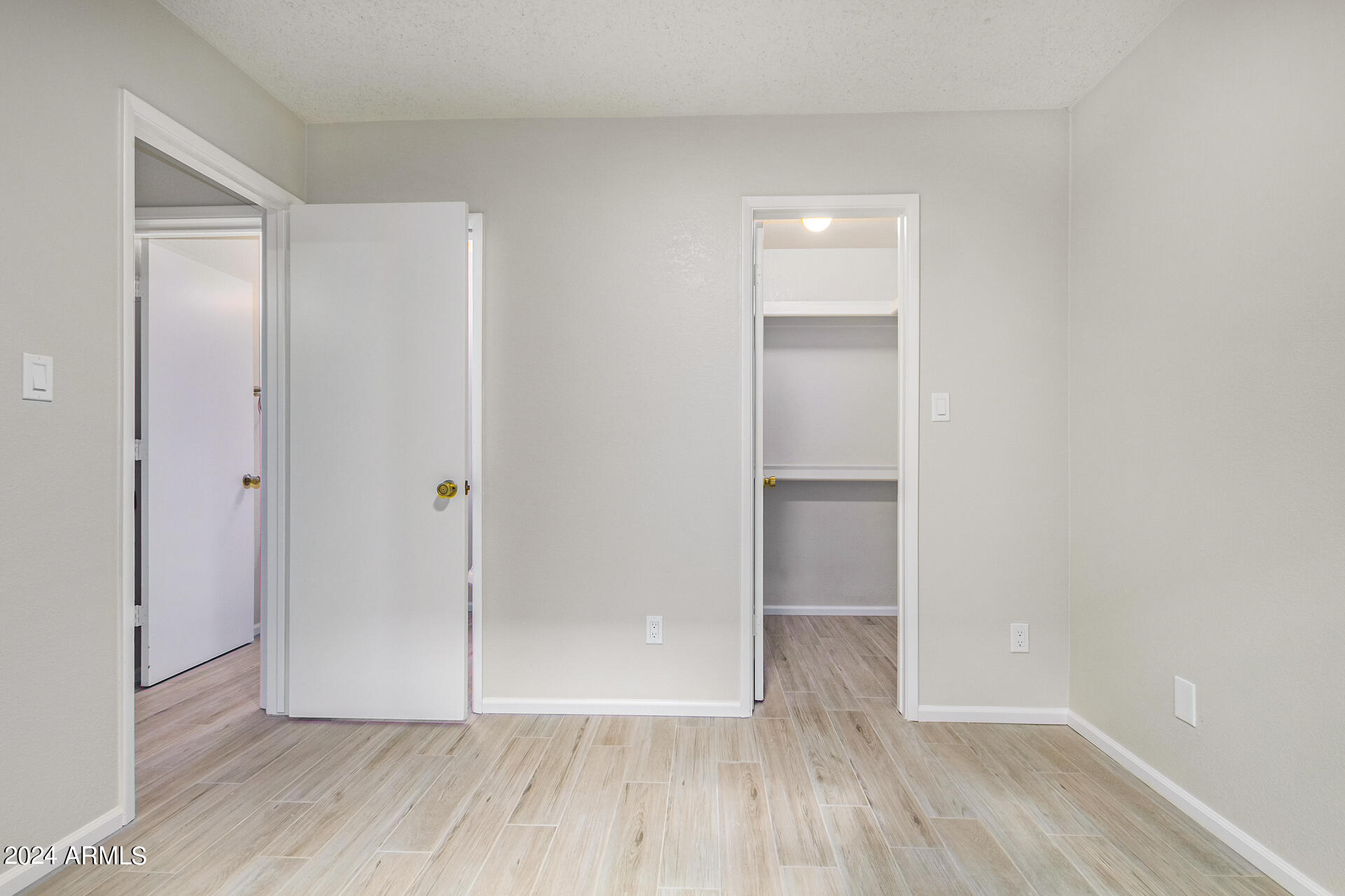 10620 W NORTHERN Avenue Unit: 16
