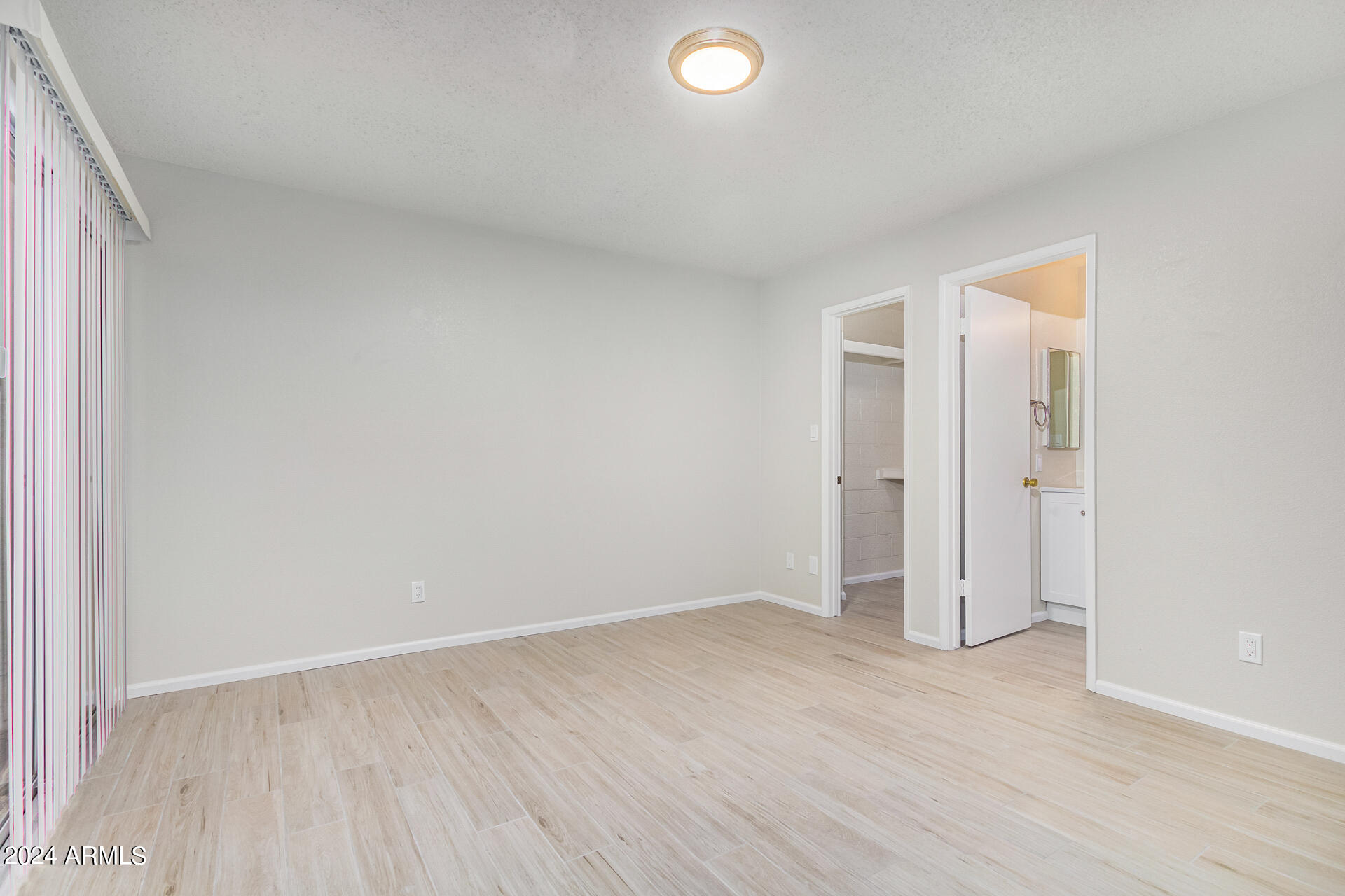 10620 W NORTHERN Avenue Unit: 16