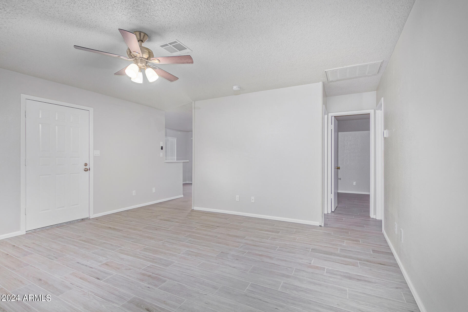 10620 W NORTHERN Avenue Unit: 16