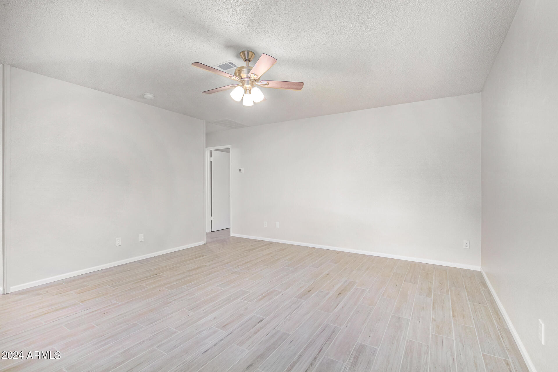 10620 W NORTHERN Avenue Unit: 16