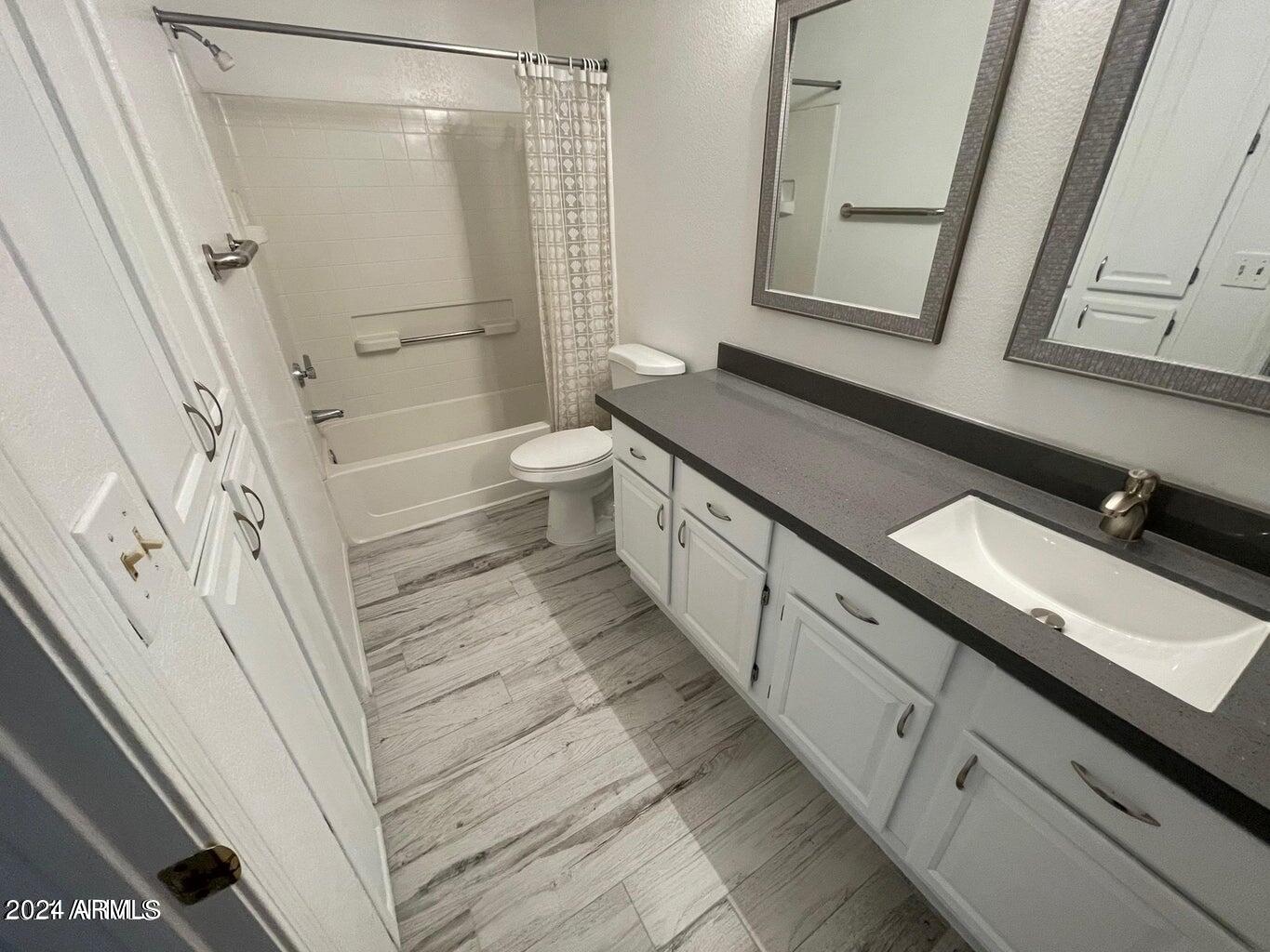 11375 E SAHUARO Drive # 1027