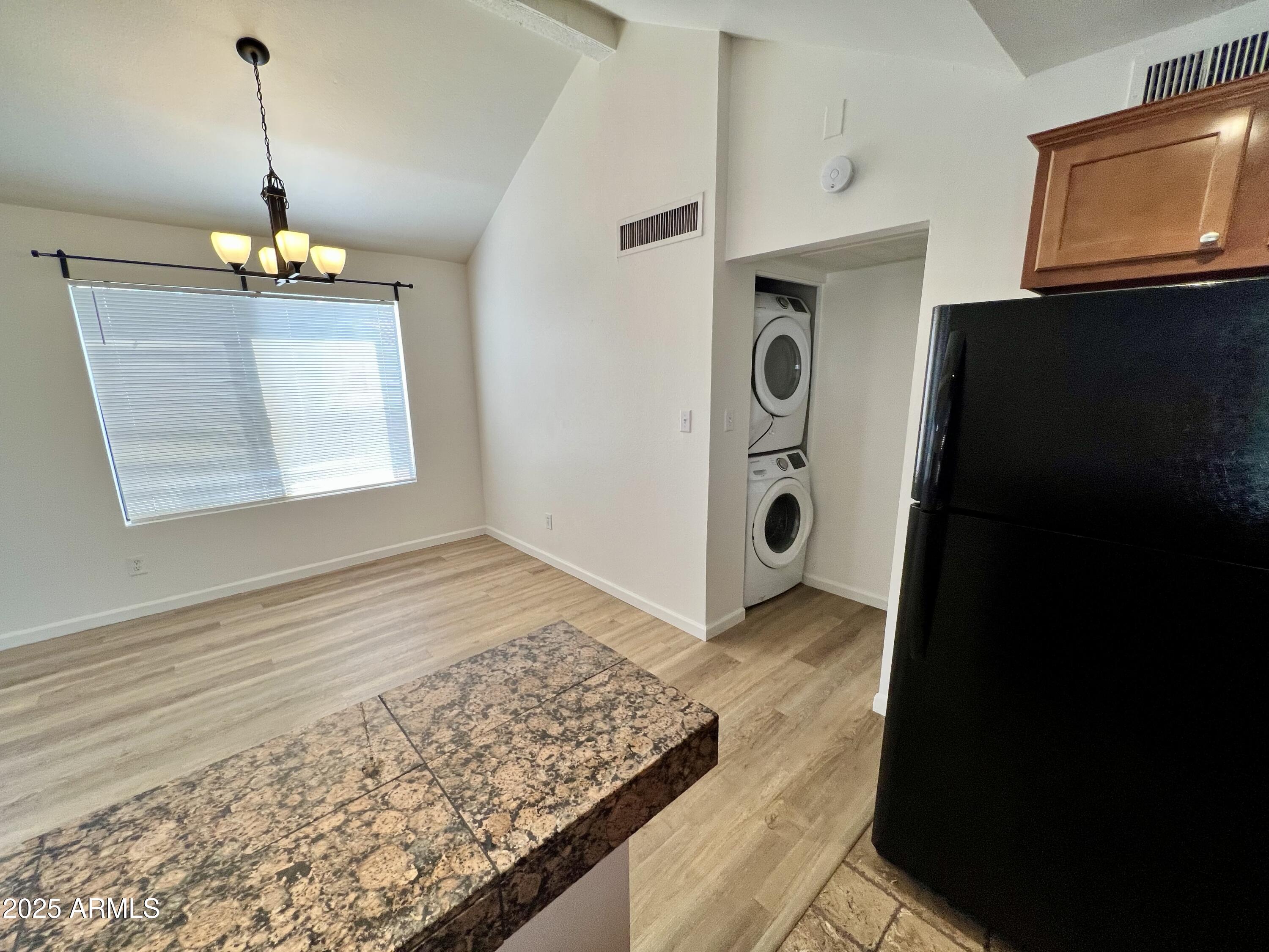 10115 E MOUNTAIN VIEW Road, 2015