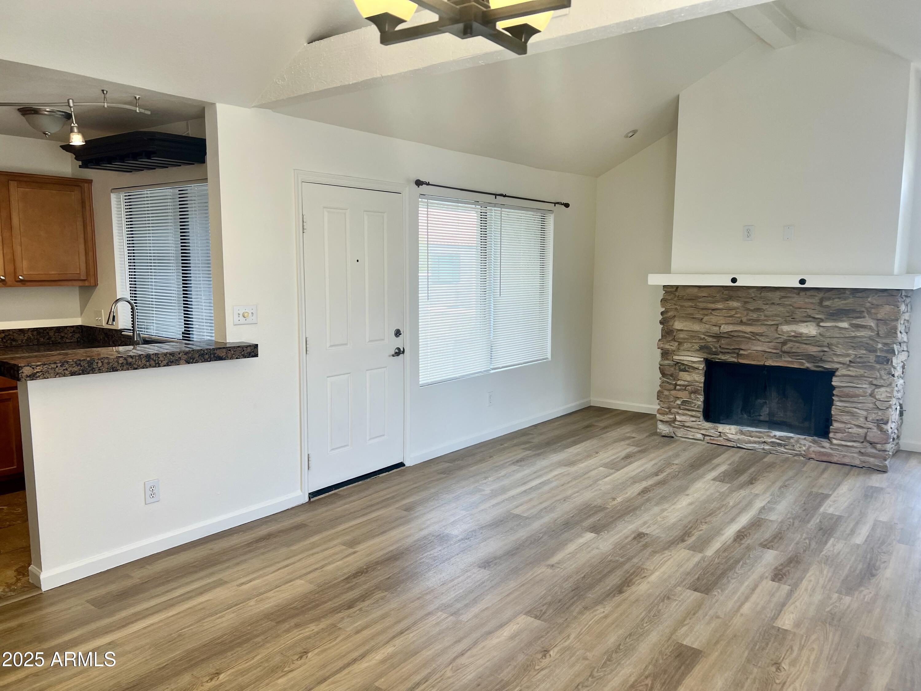 10115 E MOUNTAIN VIEW Road, 2015