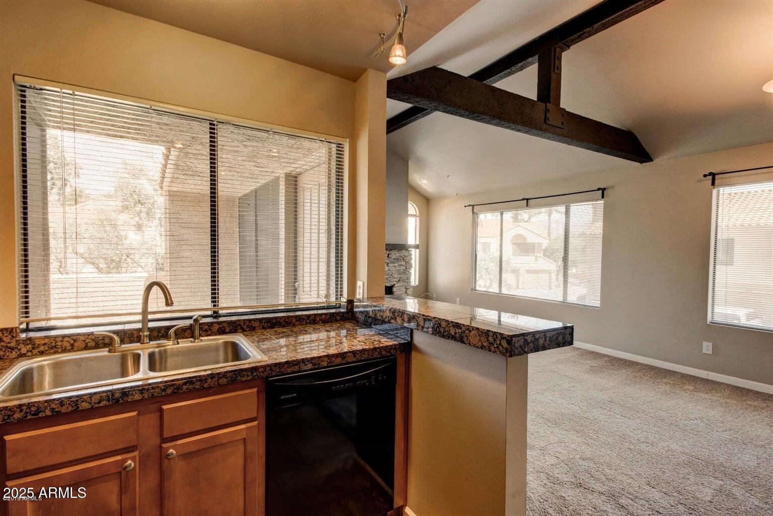 10115 E MOUNTAIN VIEW Road, 2015