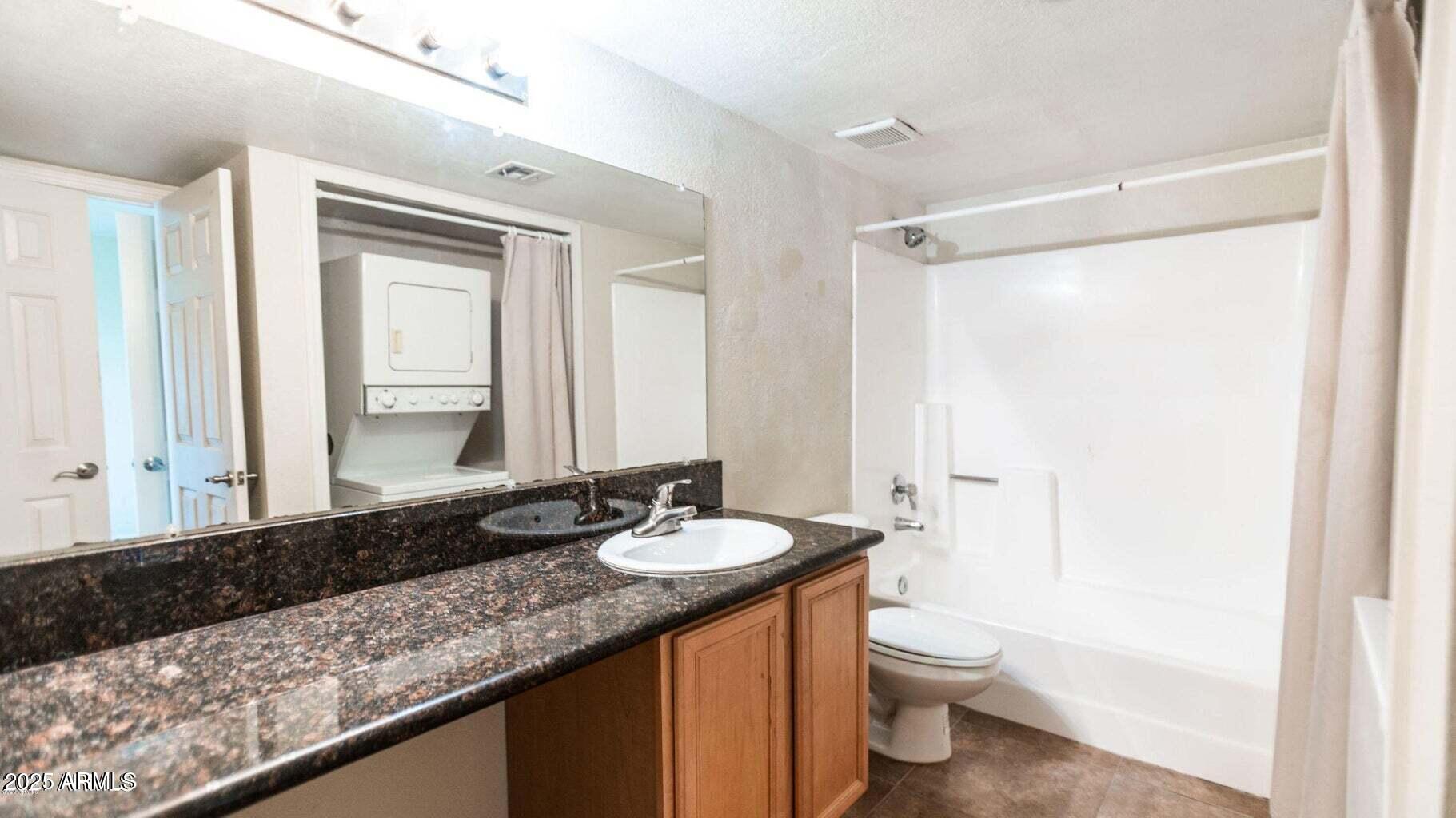 1241 N 48TH Street, 114