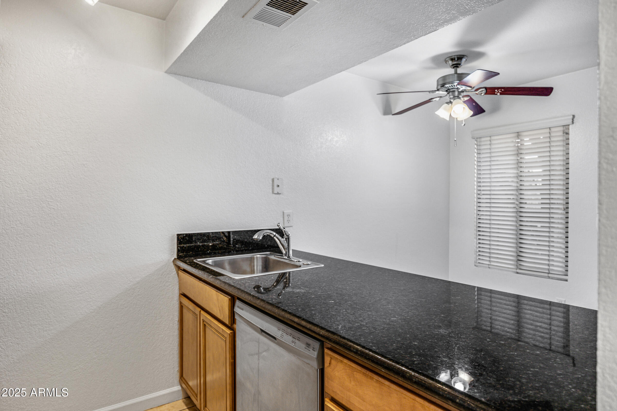 1241 N 48TH Street, 114