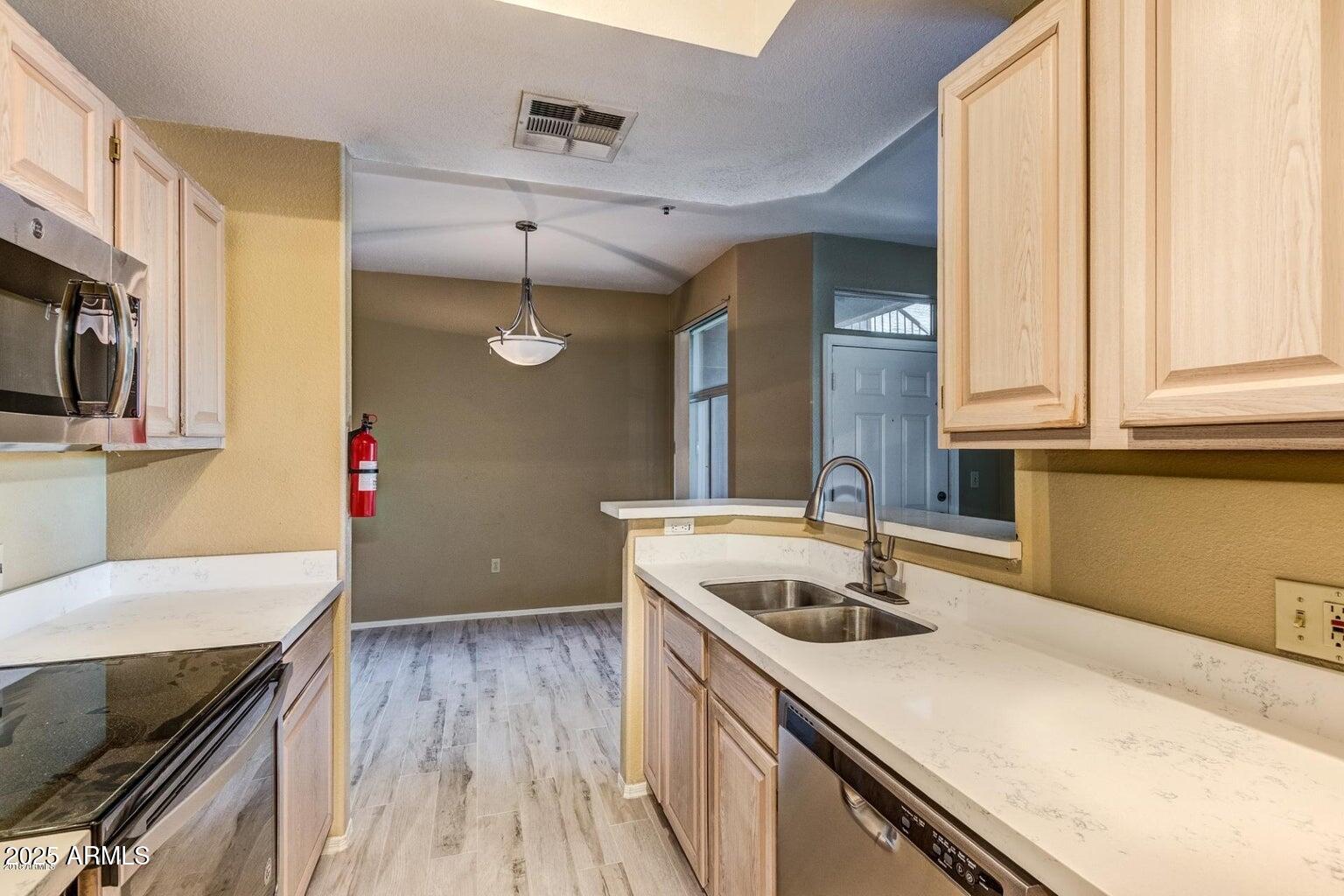 11375 E SAHUARO Drive, 1019