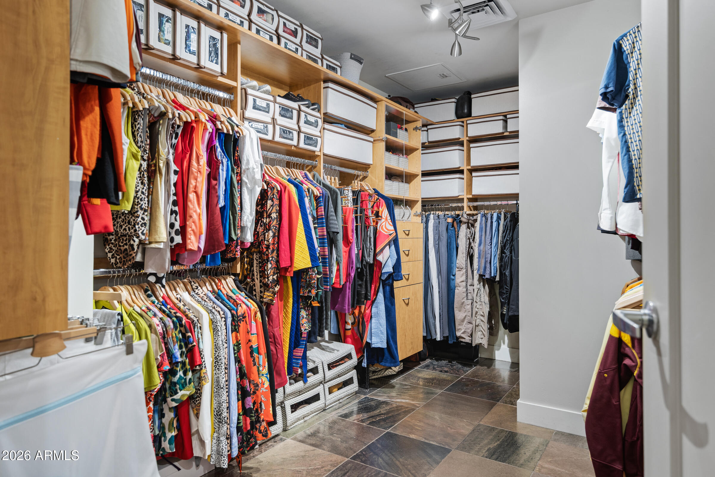 140 E RIO SALADO Parkway 610