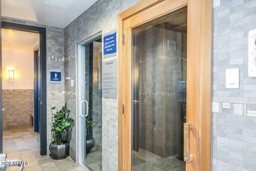 140 E RIO SALADO Parkway 610