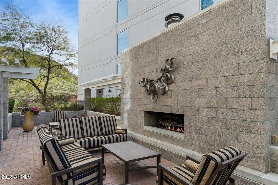 140 E RIO SALADO Parkway 610