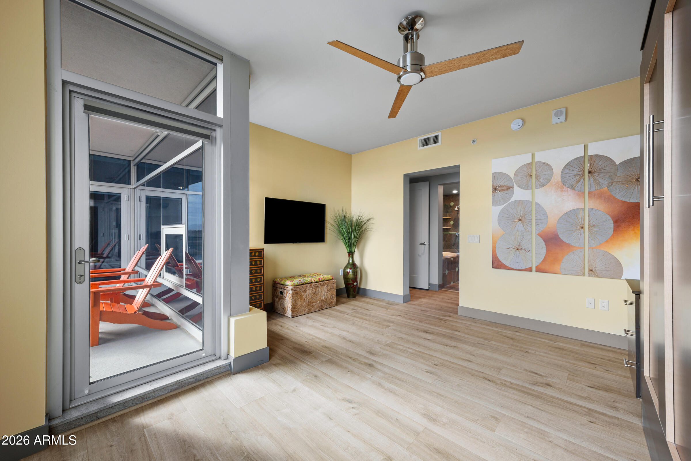 140 E RIO SALADO Parkway 610