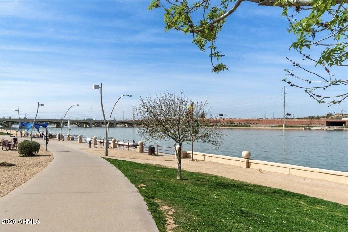 140 E RIO SALADO Parkway 610