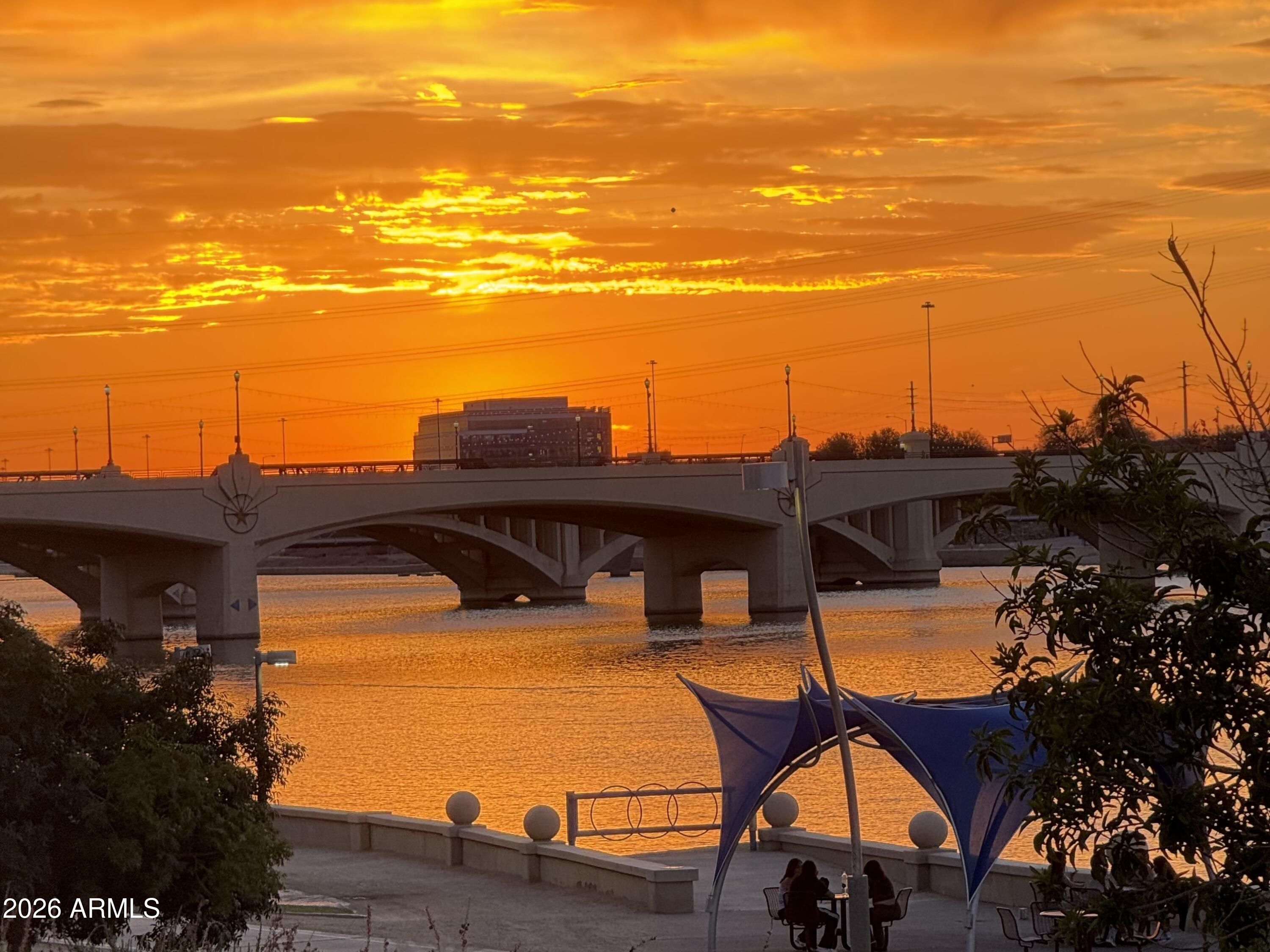 140 E RIO SALADO Parkway 610