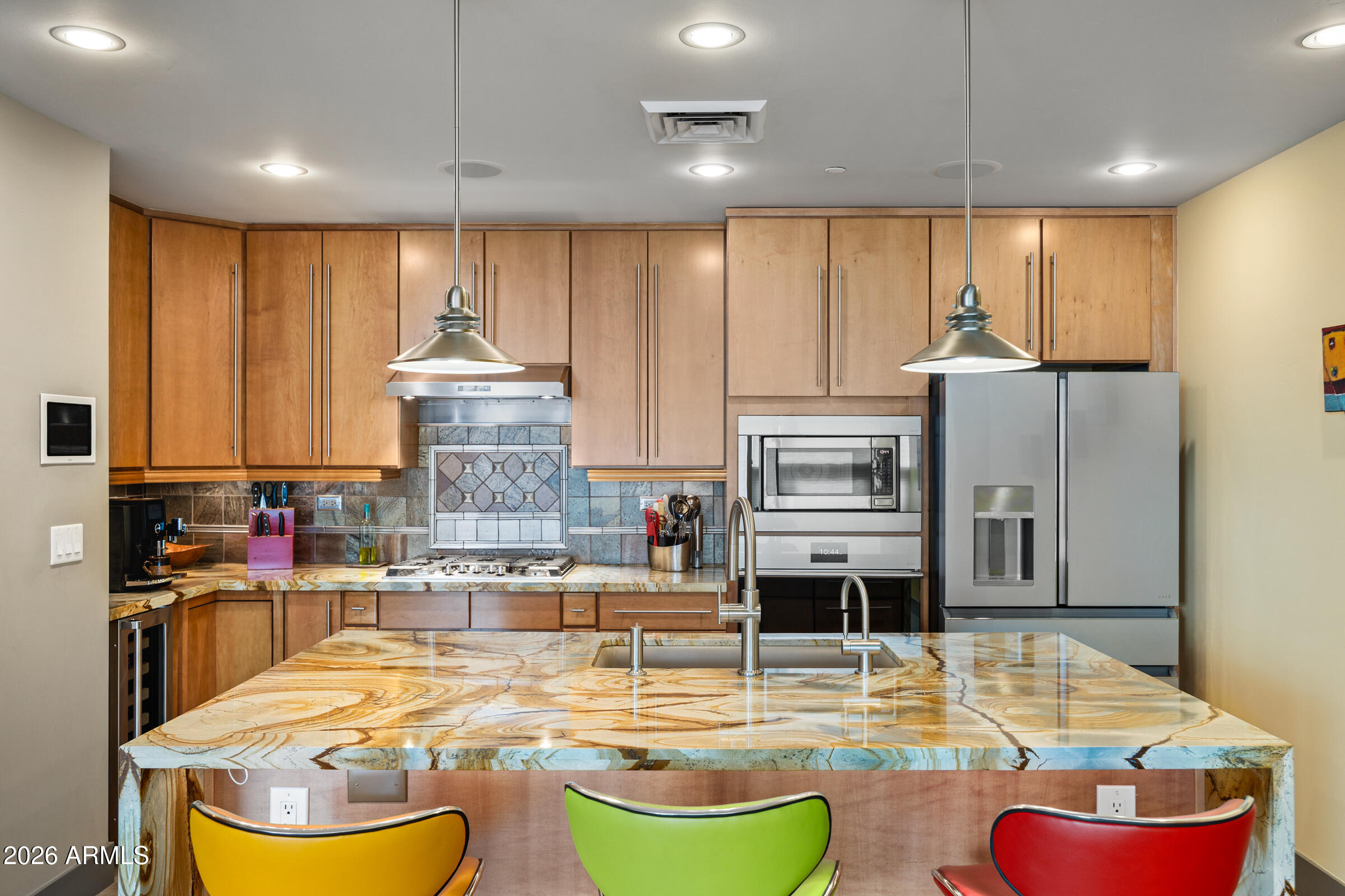 140 E RIO SALADO Parkway 610