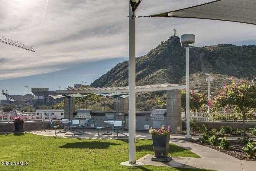 140 E RIO SALADO Parkway 610