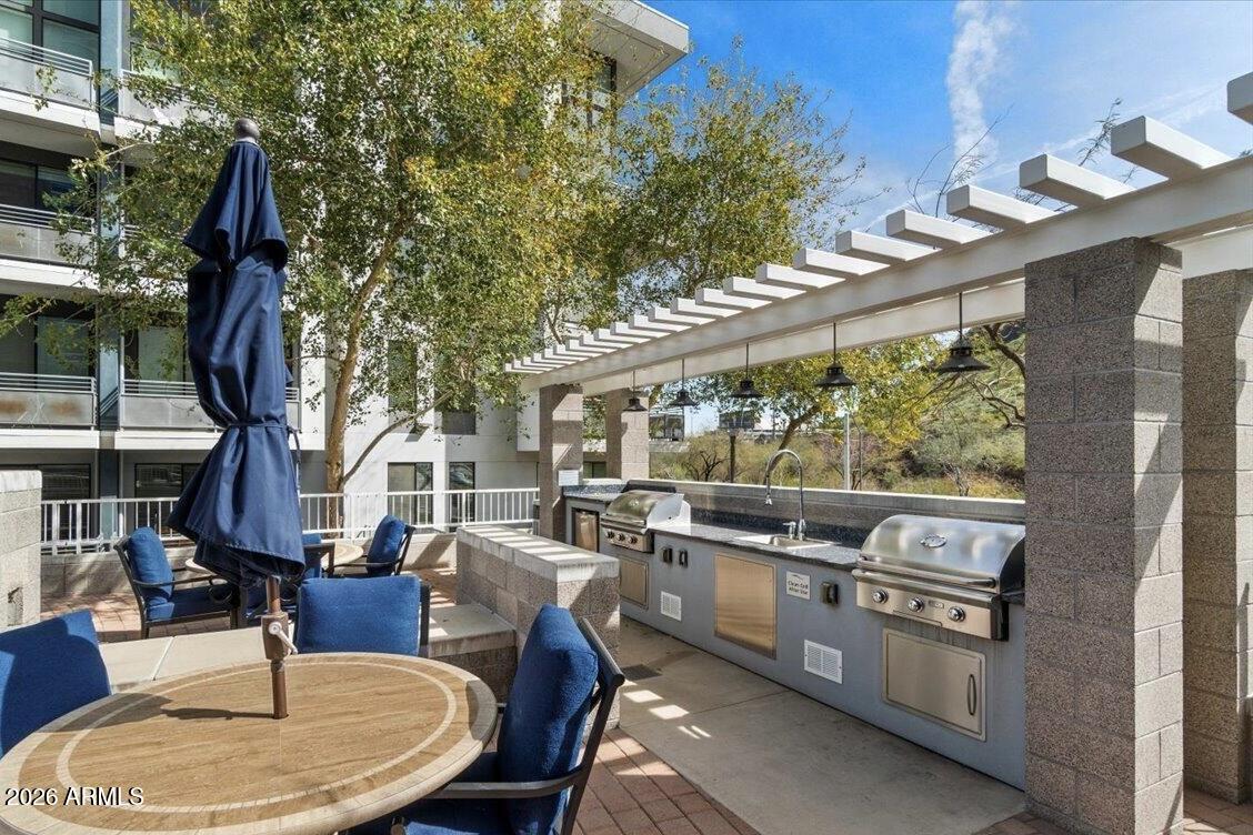 140 E RIO SALADO Parkway 610