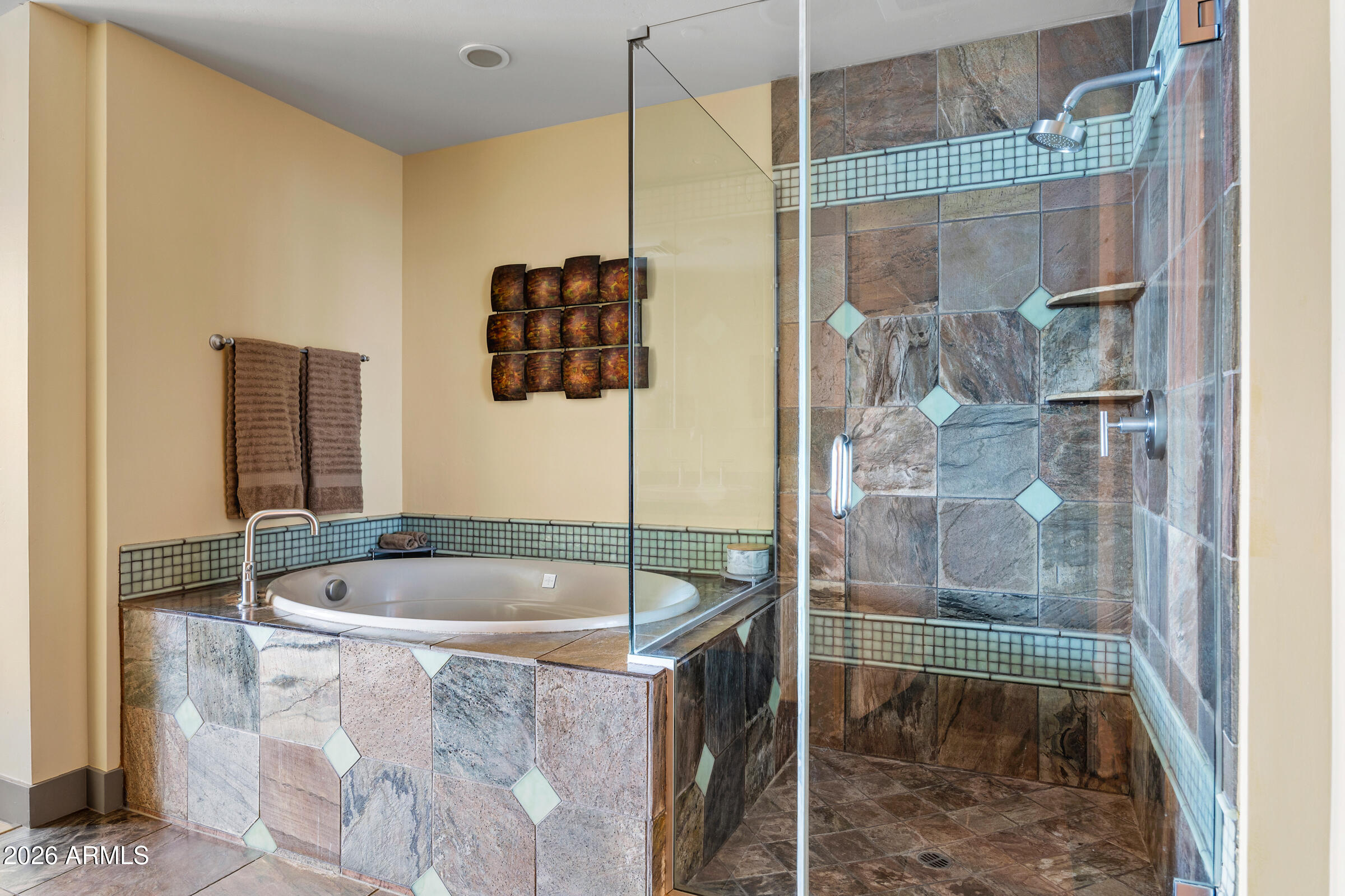 140 E RIO SALADO Parkway 610