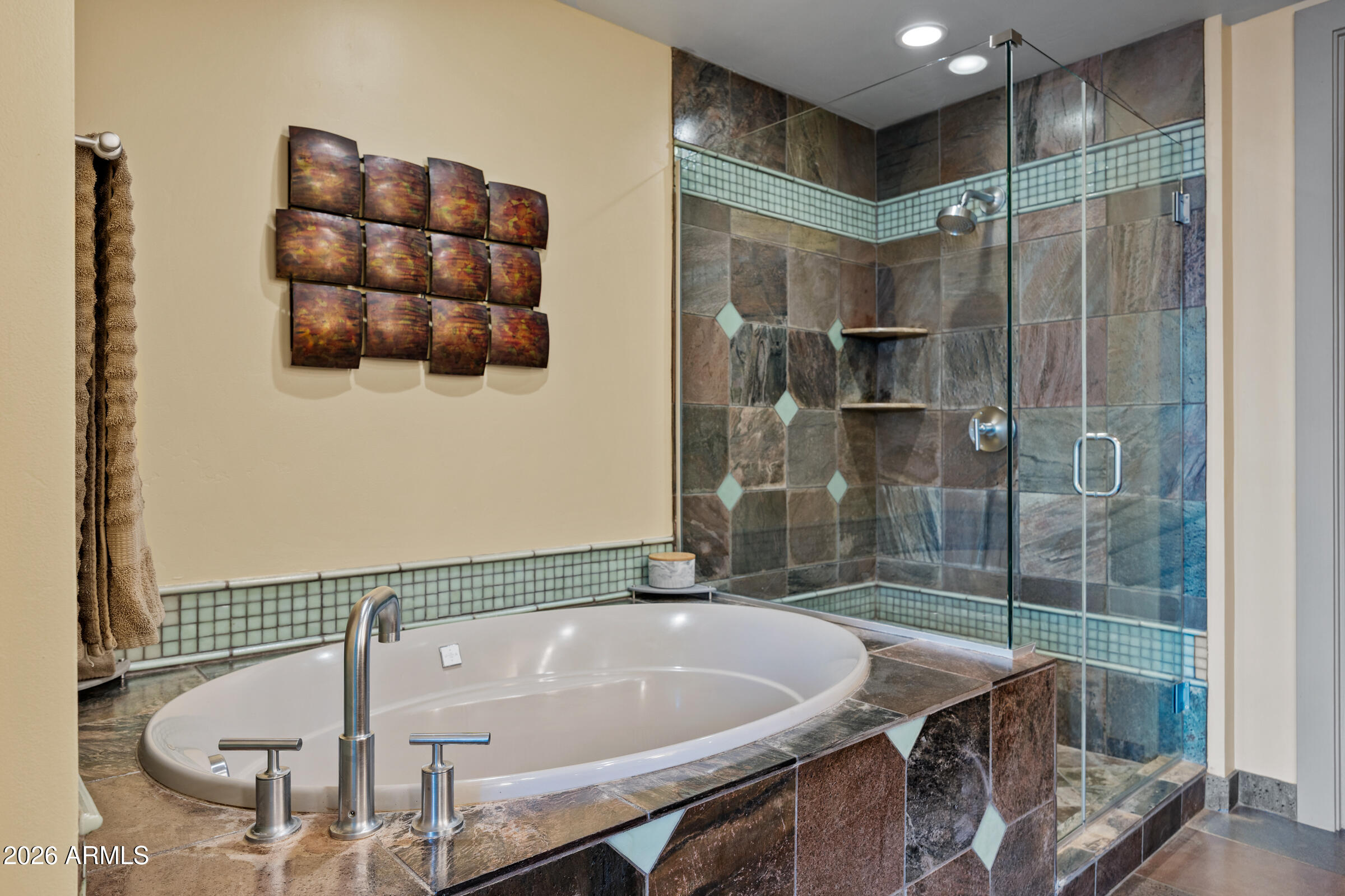 140 E RIO SALADO Parkway 610
