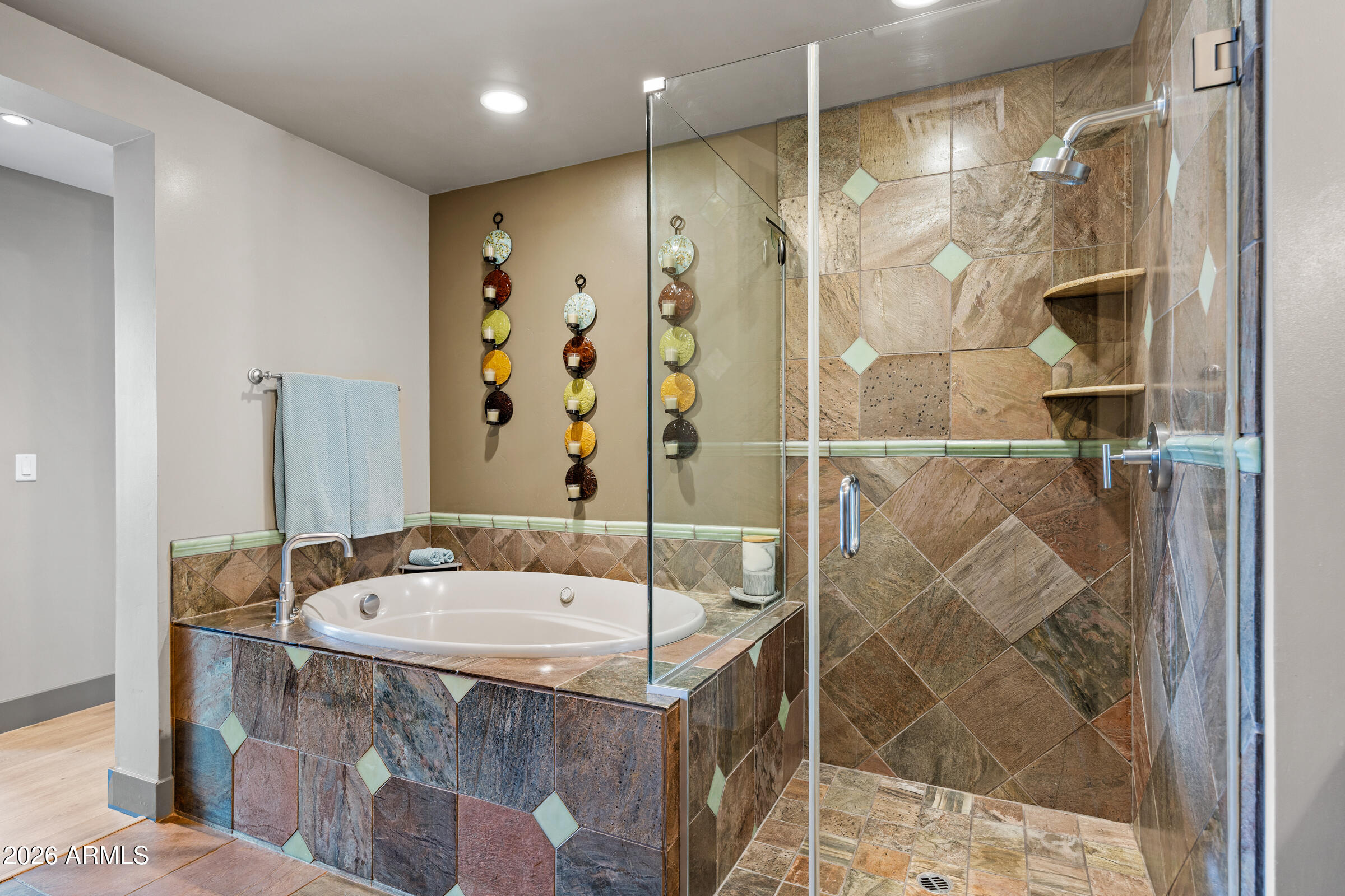 140 E RIO SALADO Parkway 610