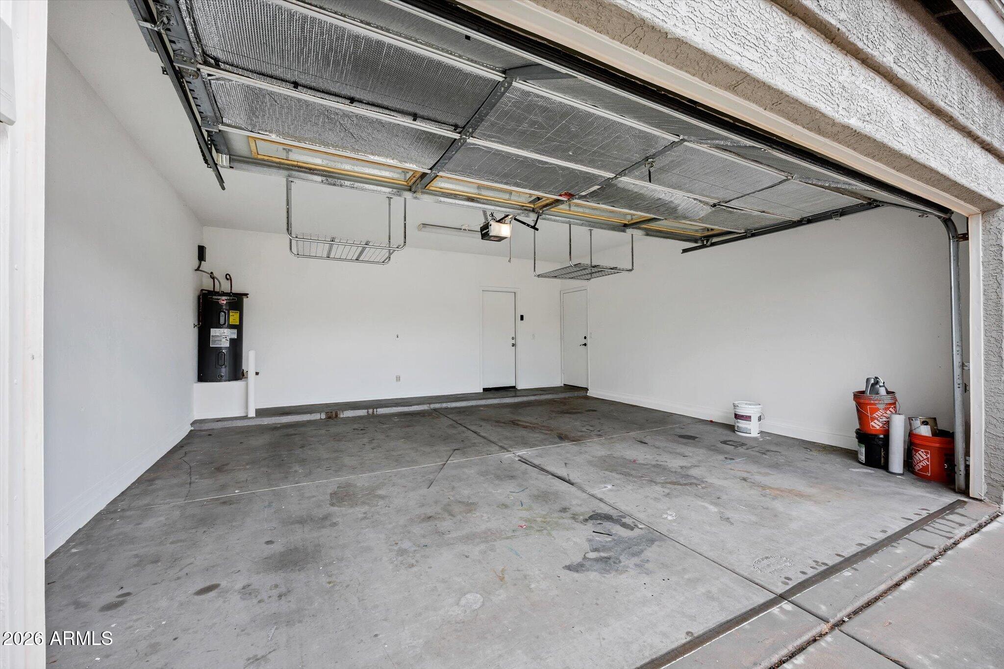 2886 N PAISLEY Avenue